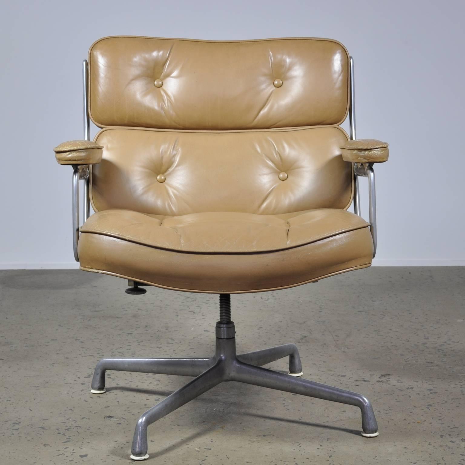 Mid-Century Modern Brown Leather Eames Time Life Executive Chair