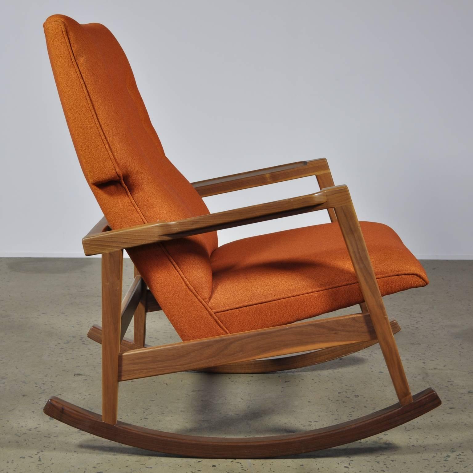 Walnut with Wool Fabric Jens Risom Rocker Chair for DWR (Skandinavische Moderne)