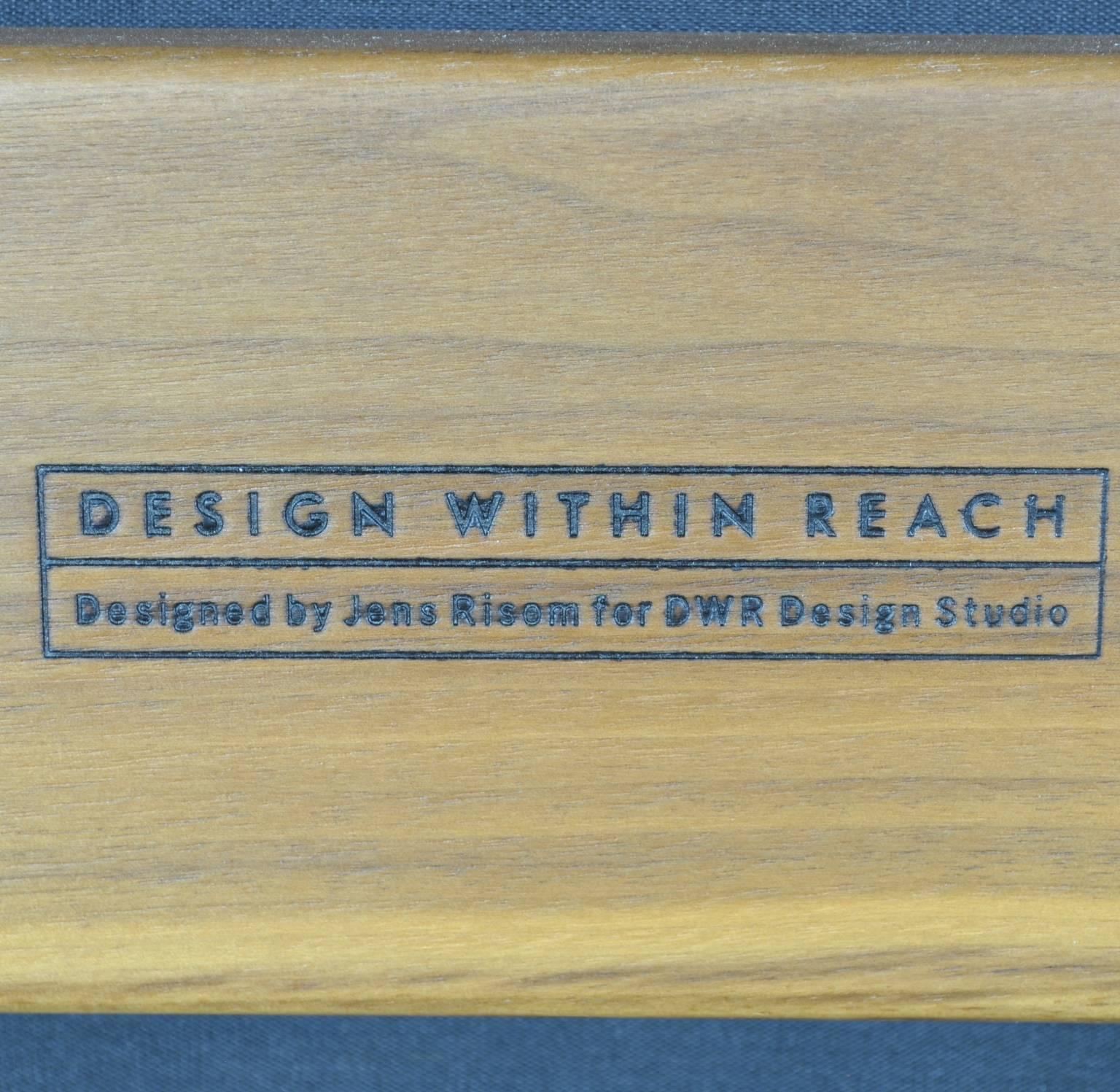 Walnut with Wool Fabric Jens Risom Rocker Chair for DWR (21. Jahrhundert und zeitgenössisch)