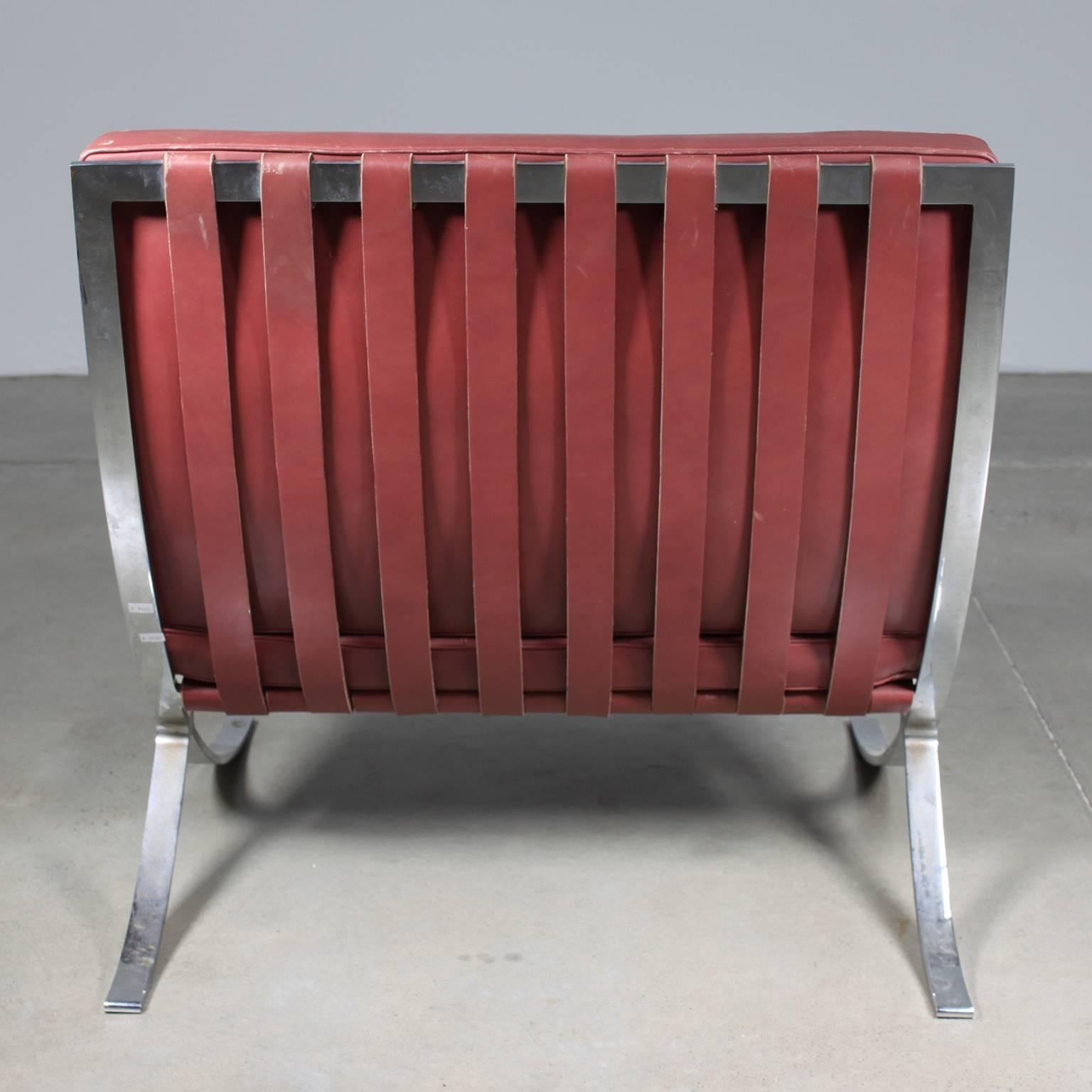 red barcelona chair