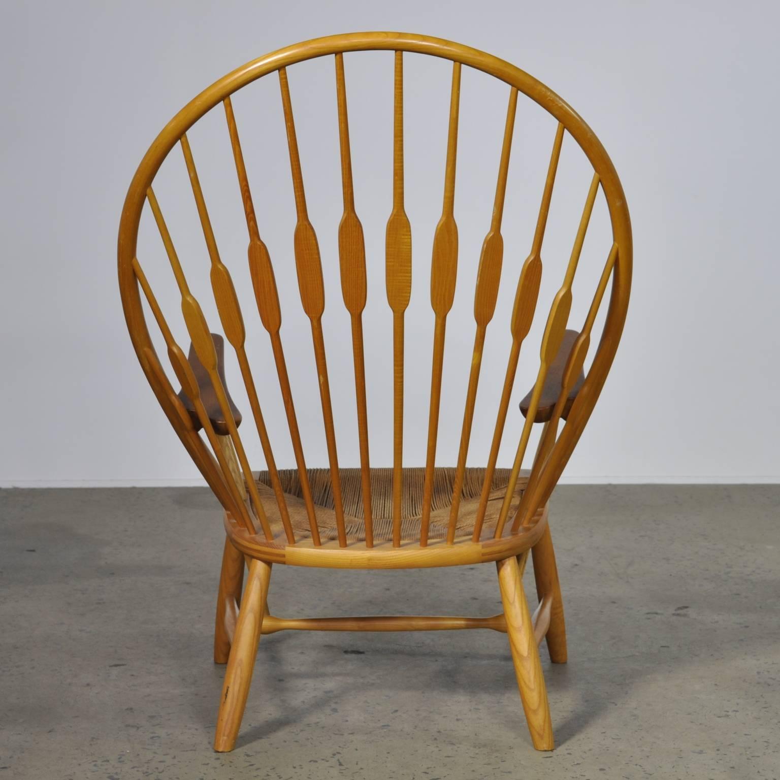 20th Century Hans Wegner Peacock Chair Manufactured by Johannes Hansen in Oak and Paper Cord