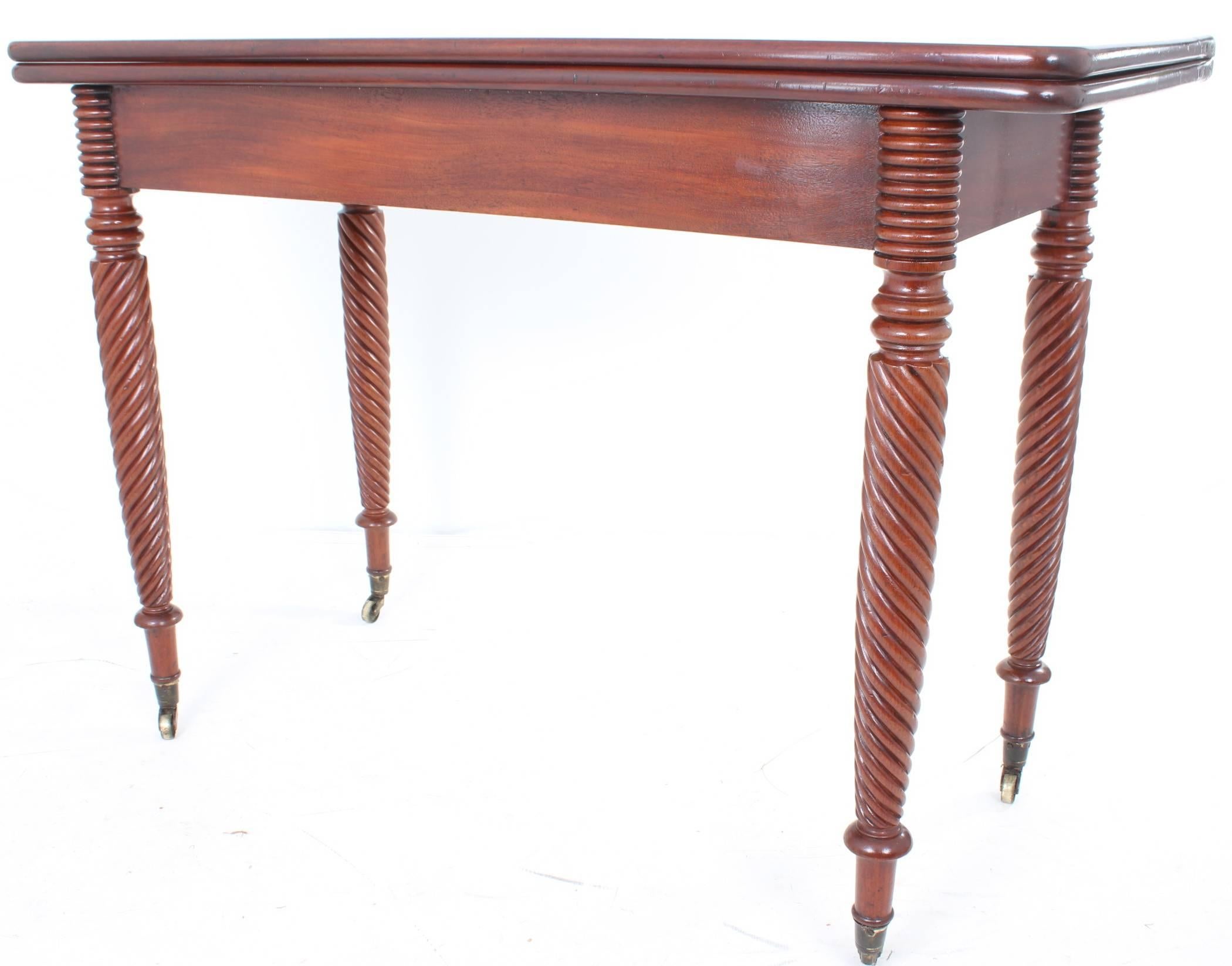 Pair of Late Georgian Mahogany Tea Tables For Sale 2