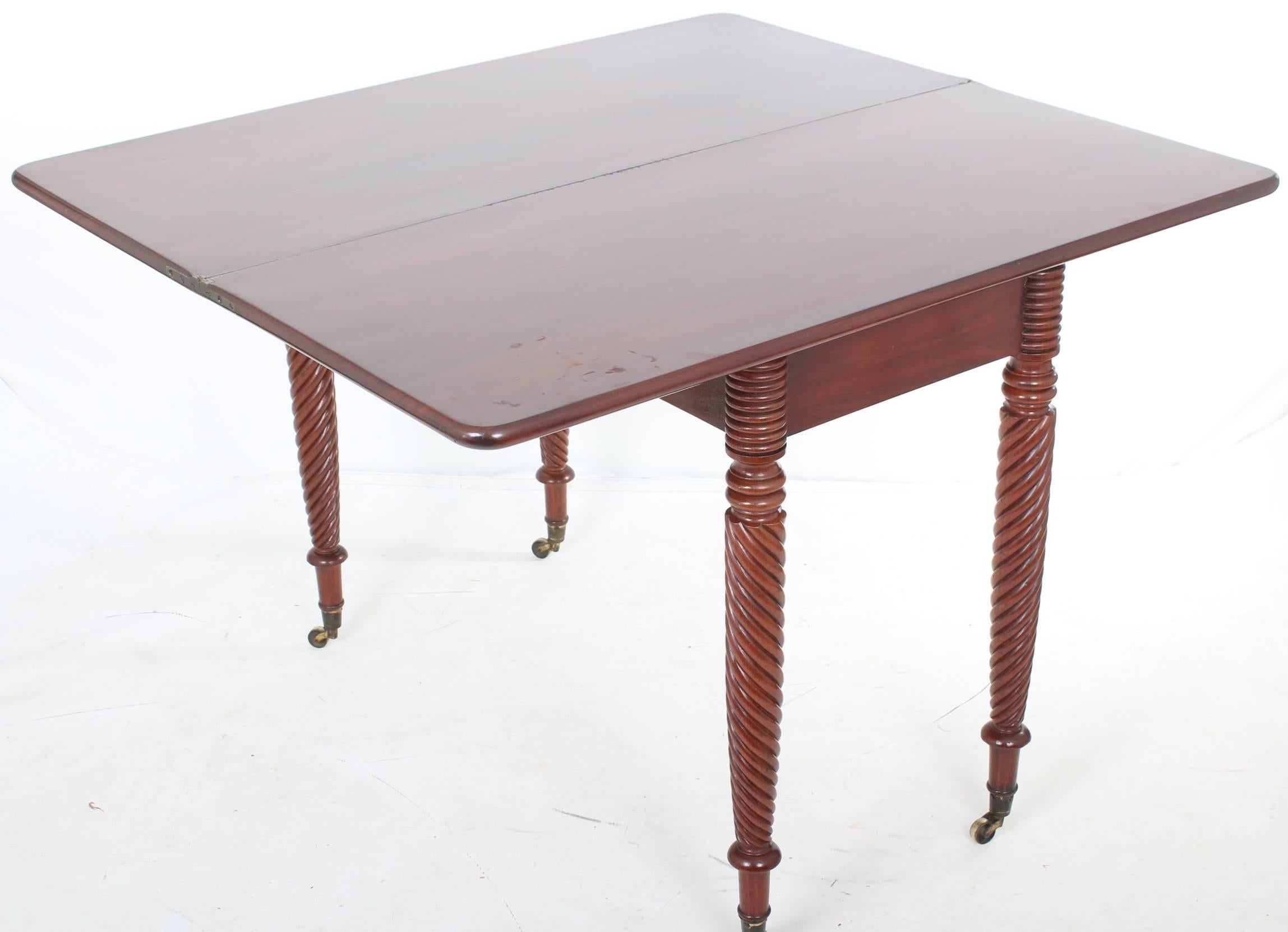 Pair of Late Georgian Mahogany Tea Tables For Sale 3