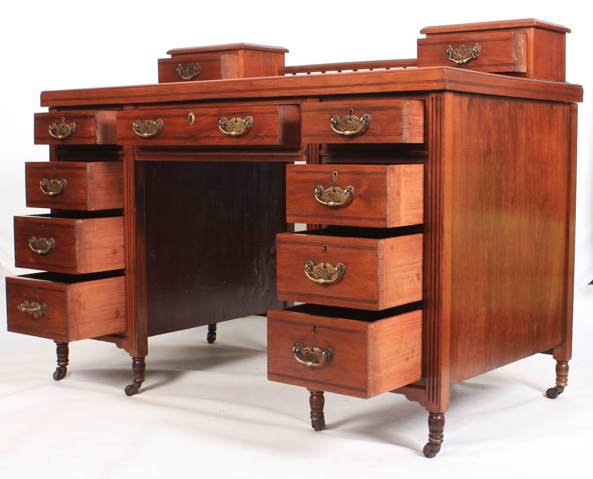 Mahogany Pedestal Dickens Desk In Excellent Condition For Sale In Detling, GB