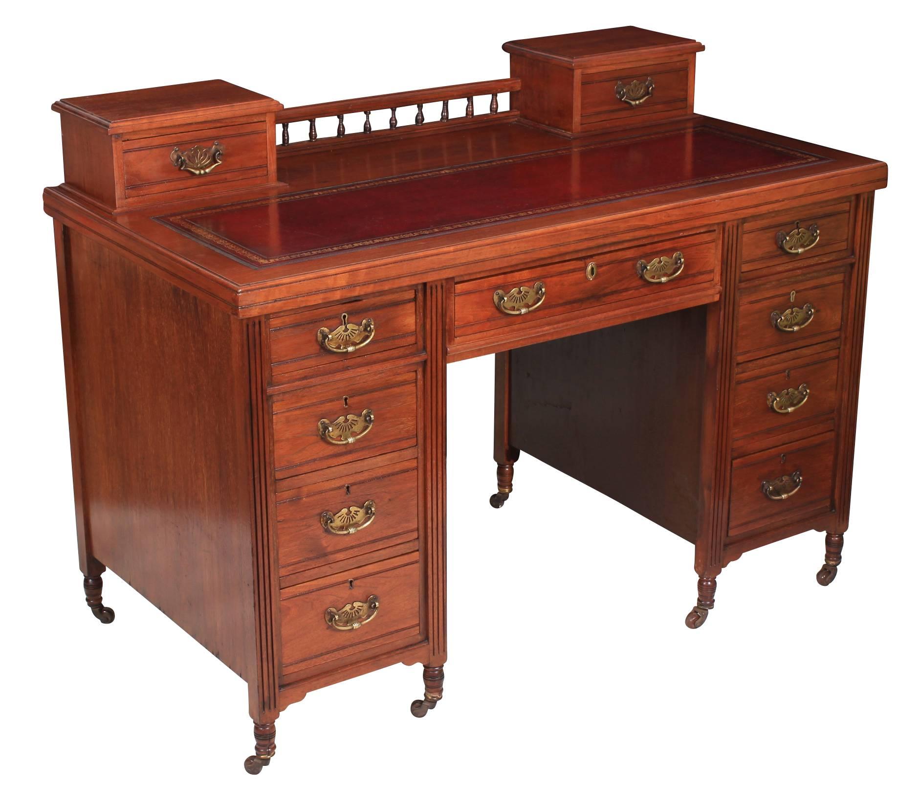 Early 20th Century Mahogany Pedestal Dickens Desk For Sale