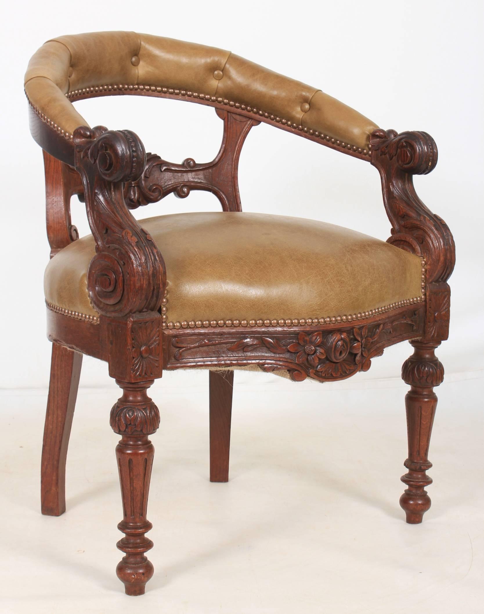 Great Britain (UK) Oak and Leather Desk Chair For Sale