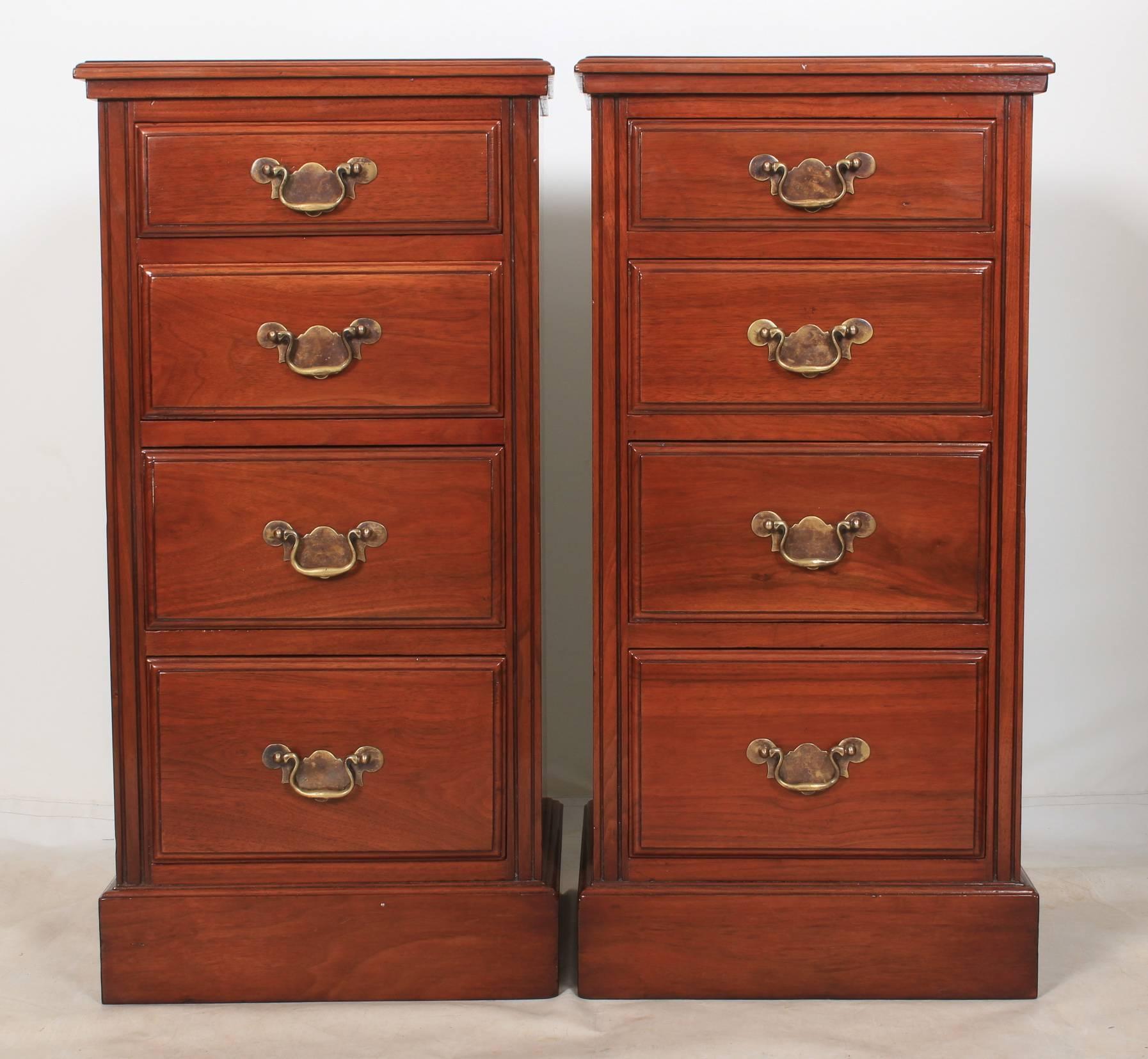 Pair of Walnut Bedside Cabinets In Excellent Condition For Sale In Detling, GB
