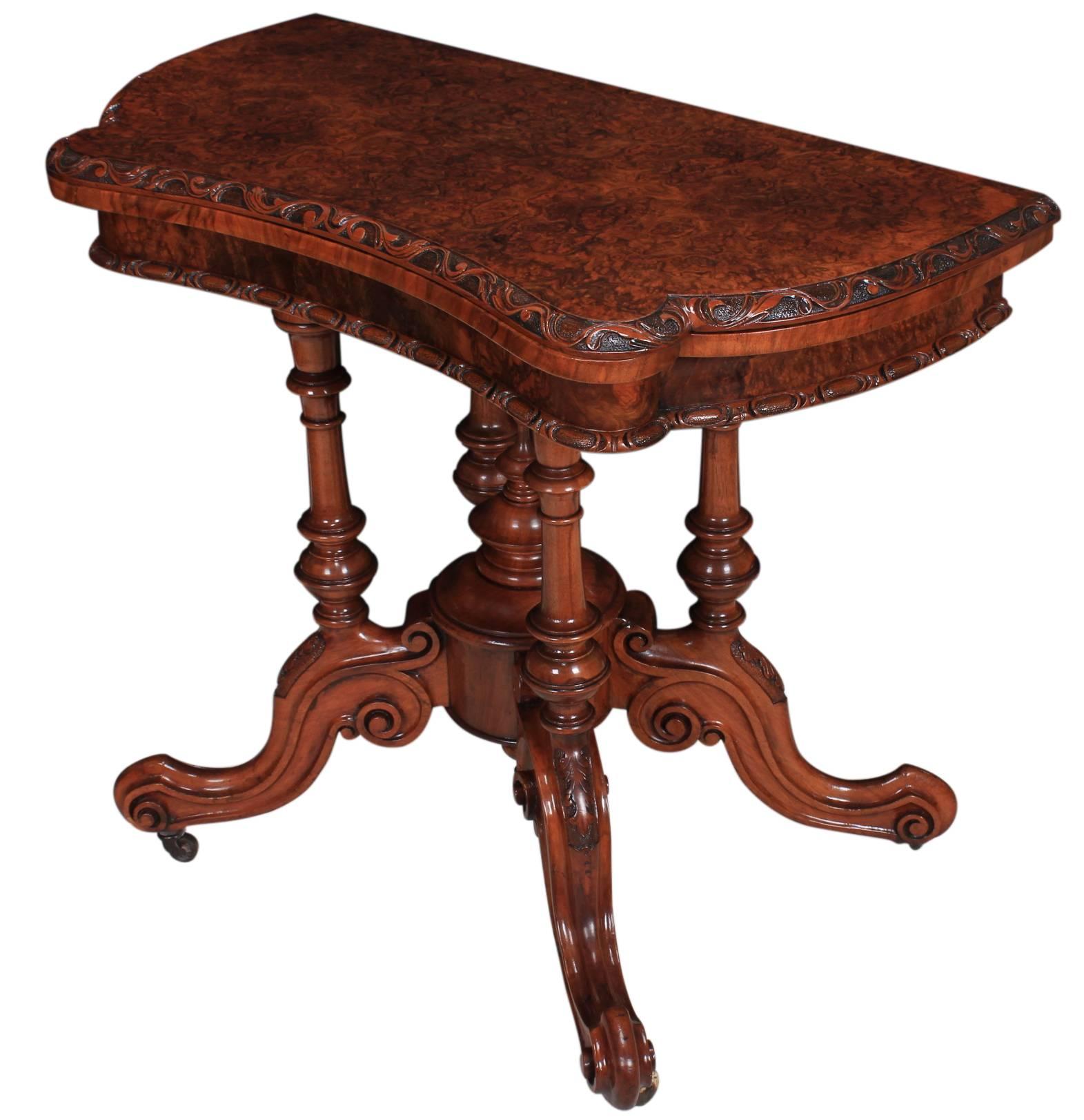 Irish Burr Walnut Concave Card Table In Excellent Condition For Sale In Detling, GB