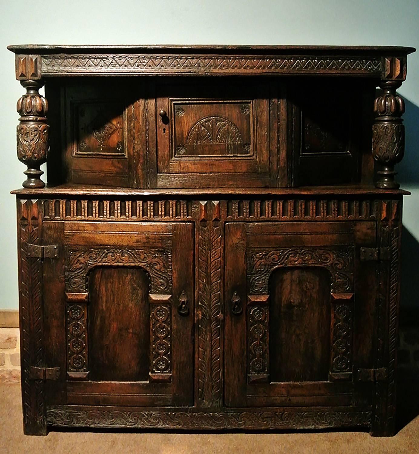 Rare and Original Elizabeth i Court Cupboard, circa 1600 In Good Condition In East Sussex, GB