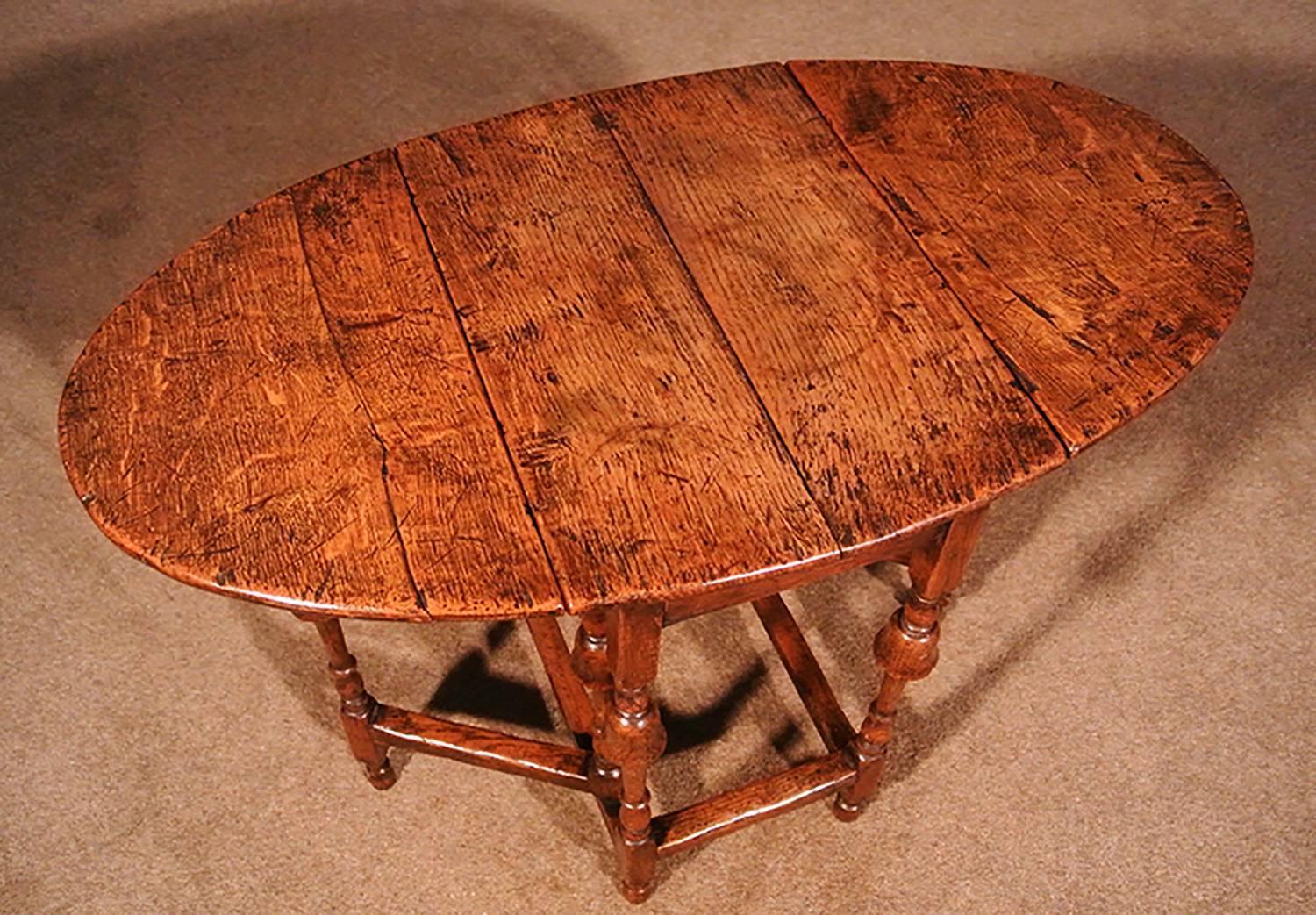 Diminutive ‘Queen Anne’ Oak Side Table 1