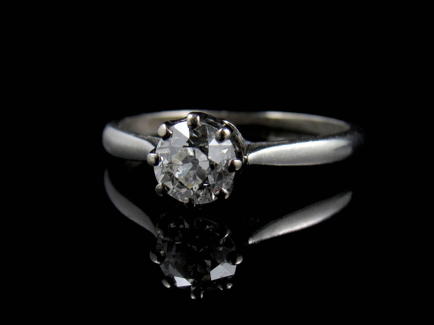 Pretty Platinum and Diamond Solitaire Ring, Size J In Good Condition In East Sussex, GB