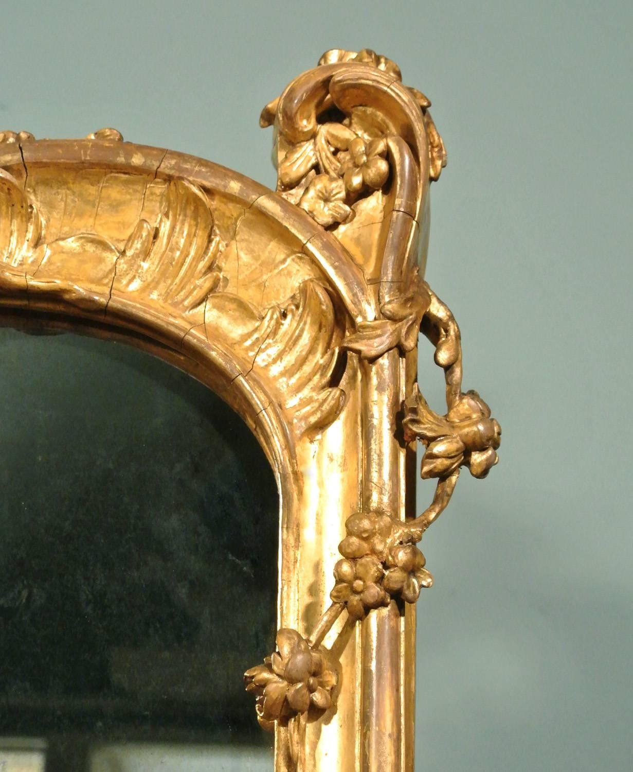 Mid-18th Century Superb Chippendale George II Large Giltwood Mirror with Ho Ho Birds, circa 1750 For Sale