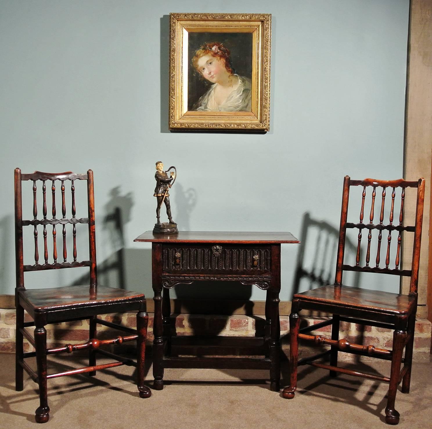 Pair of 18th Century Elm Spindle Back Chairs with Exemplary Patina, circa 1750 For Sale 1