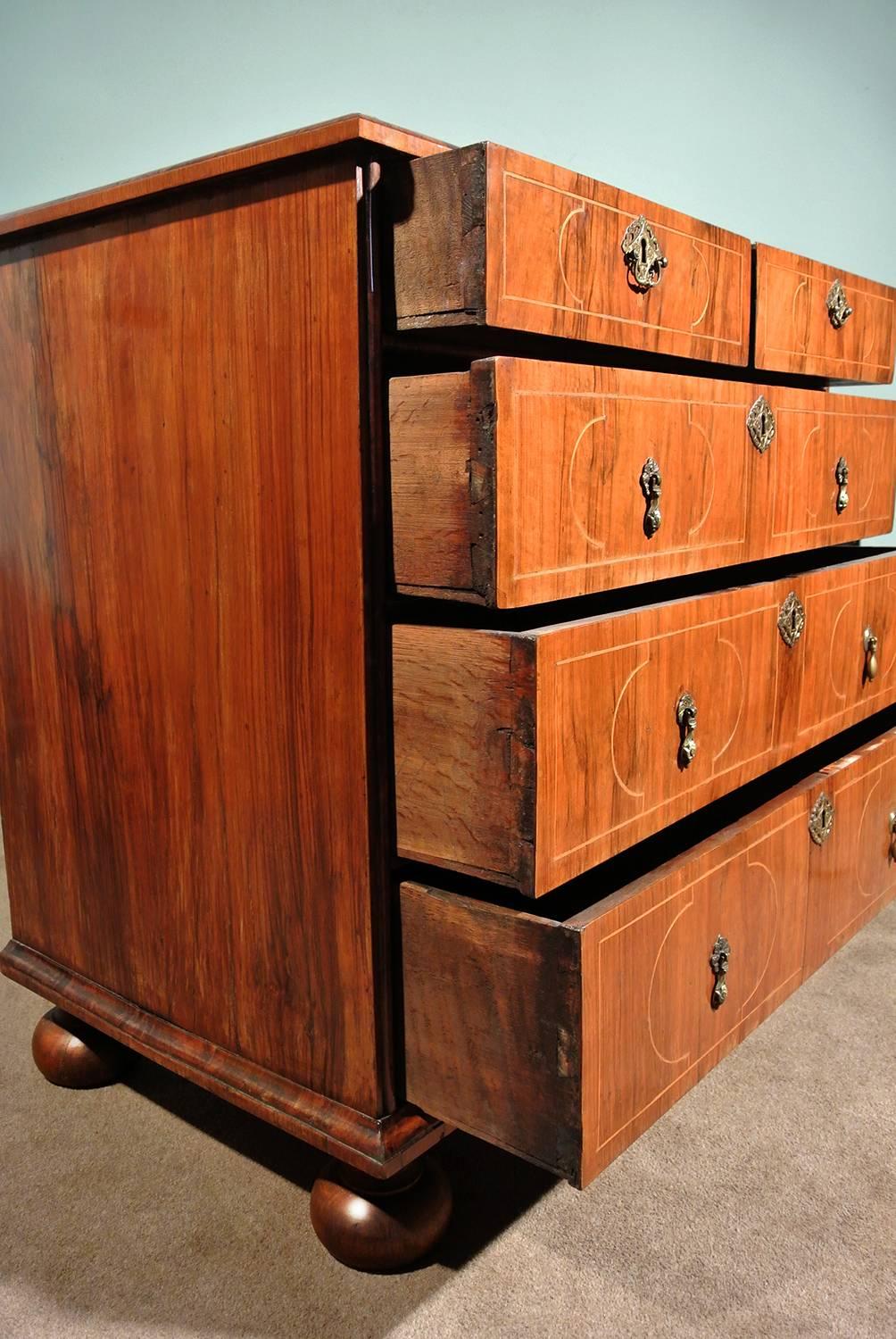 Queen Anne Inlaid Walnut and Oak Chest of Drawers, circa 1700 For Sale 2