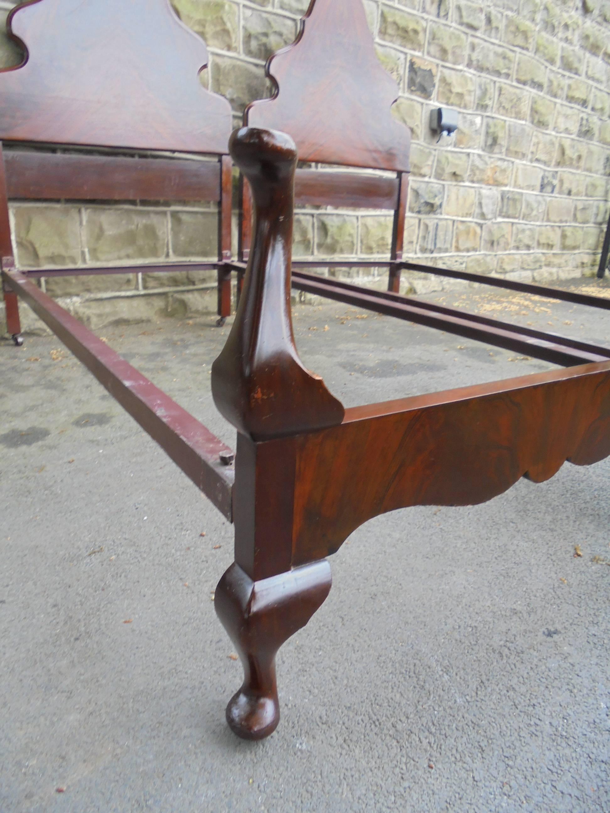 English Pair of 1920s Queen Anne Style Mahogany Single Bed Frames