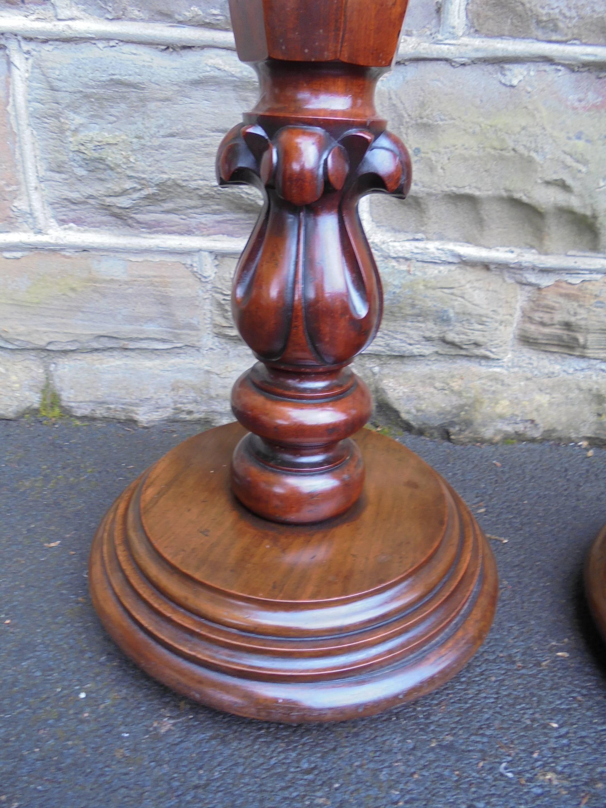 Victorian Pair of Antique Mahogany Column Torchère Bust Stands Pedestals For Sale