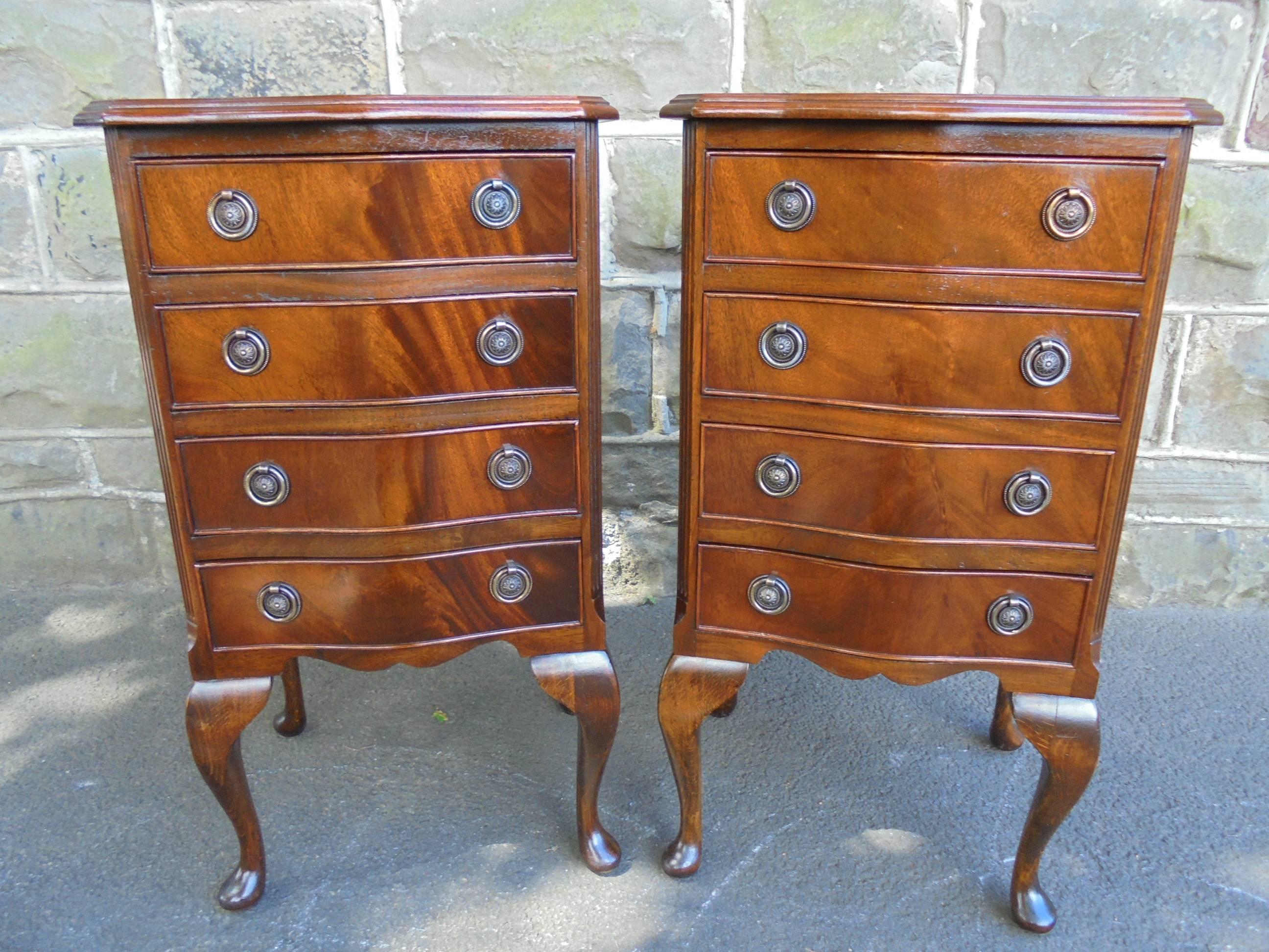 Pair of Antique Mahogany Chest Draws Bedside Chests In Good Condition For Sale In Wakefield, GB