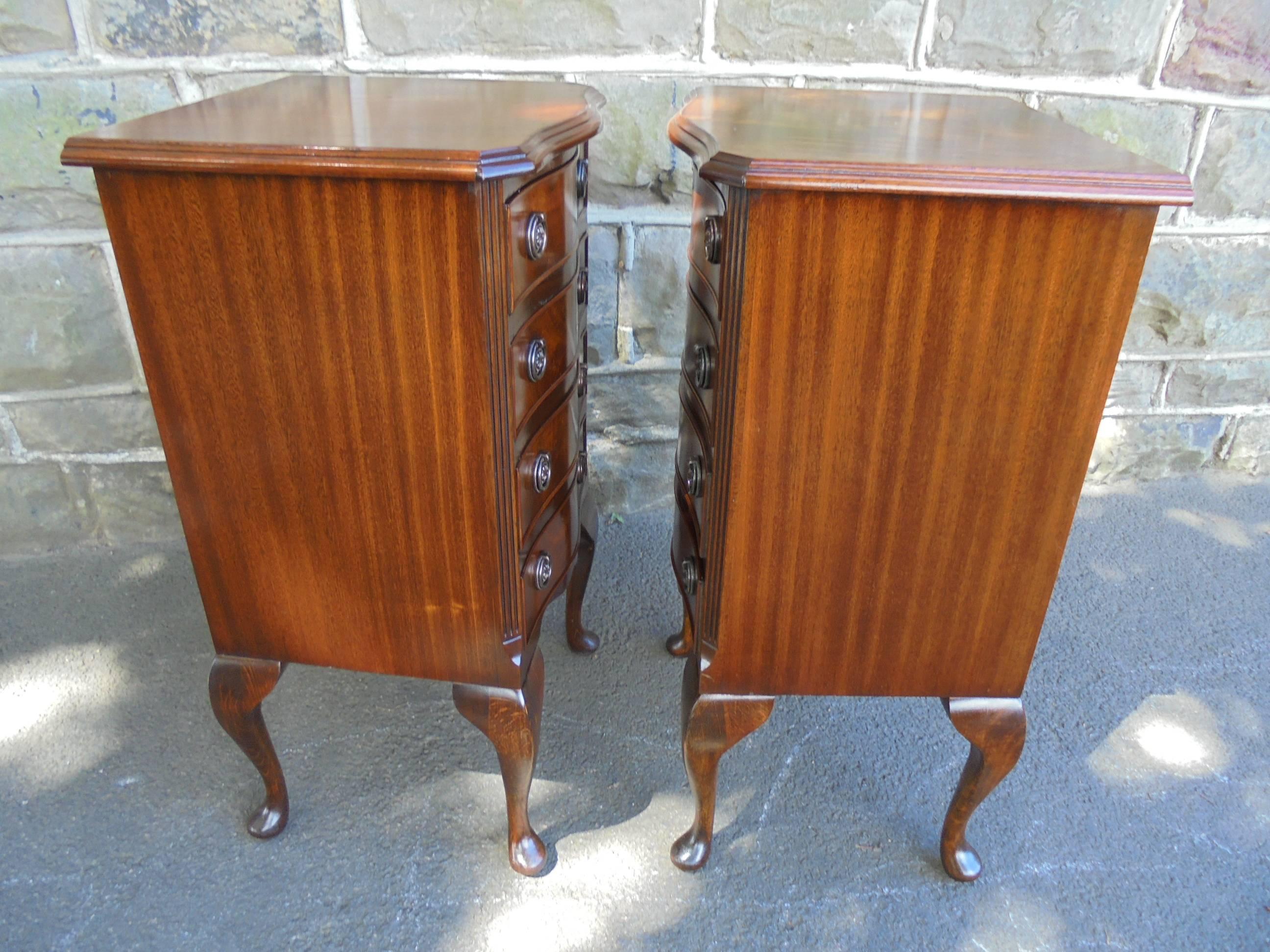 20th Century Pair of Antique Mahogany Chest Draws Bedside Chests For Sale