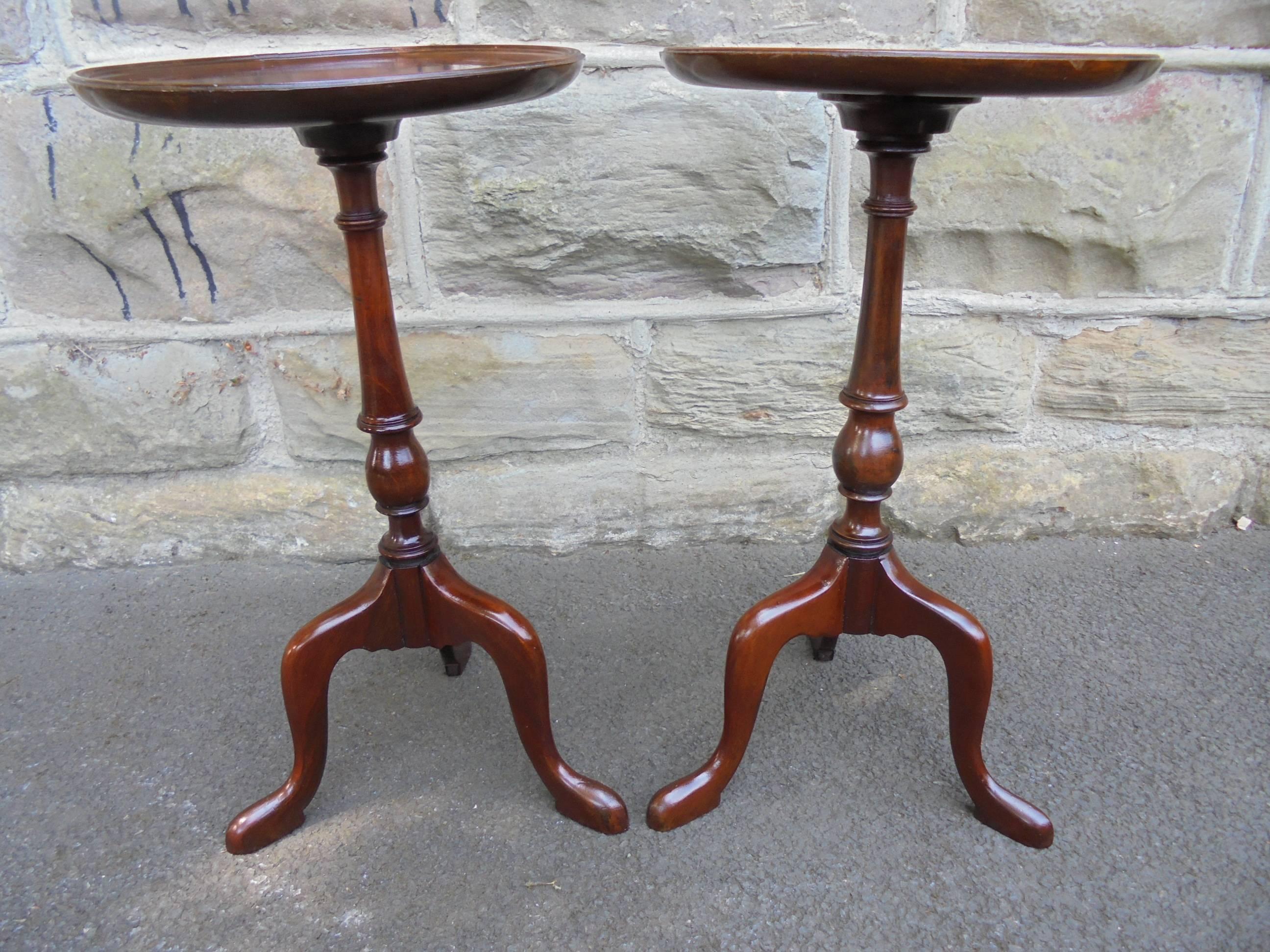 Pair of Edwardian Inlaid Mahogany Tripod Wine Tables In Good Condition For Sale In Wakefield, GB