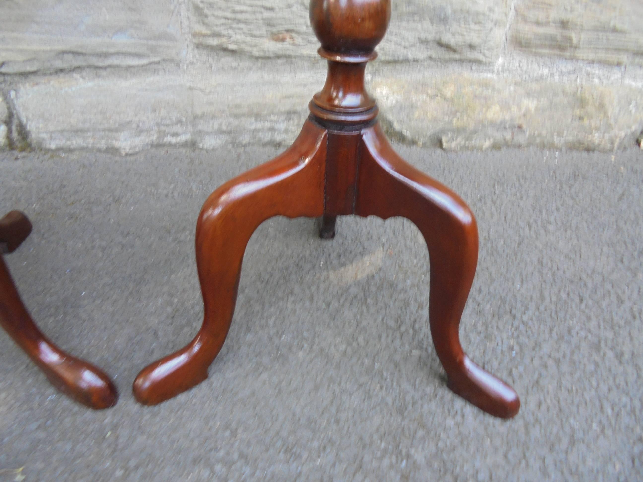 Pair of Edwardian Inlaid Mahogany Tripod Wine Tables For Sale 2