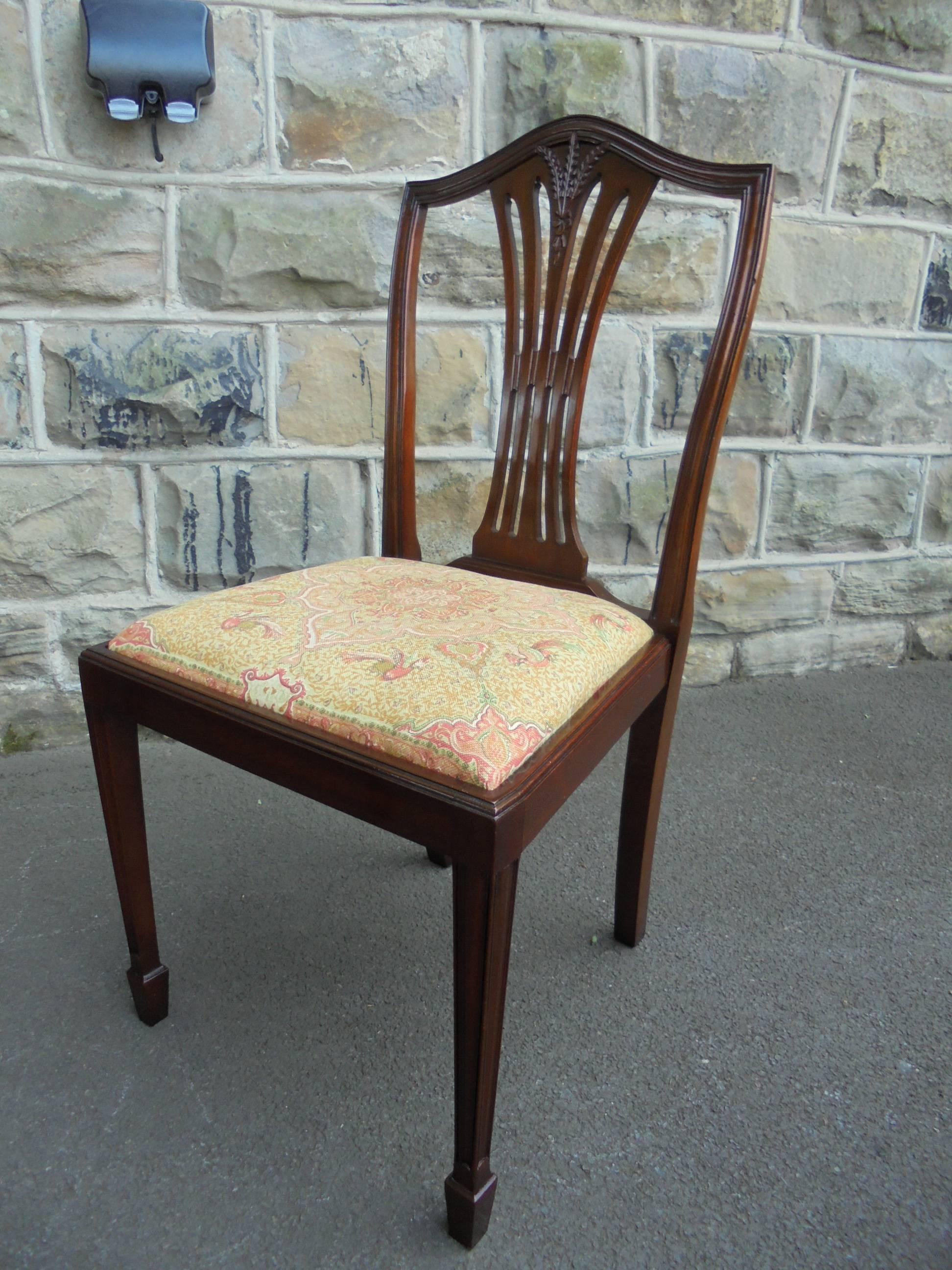 Antique Set of Eight Mahogany Hepplewhite Style Dining Chairs In Good Condition In Wakefield, GB