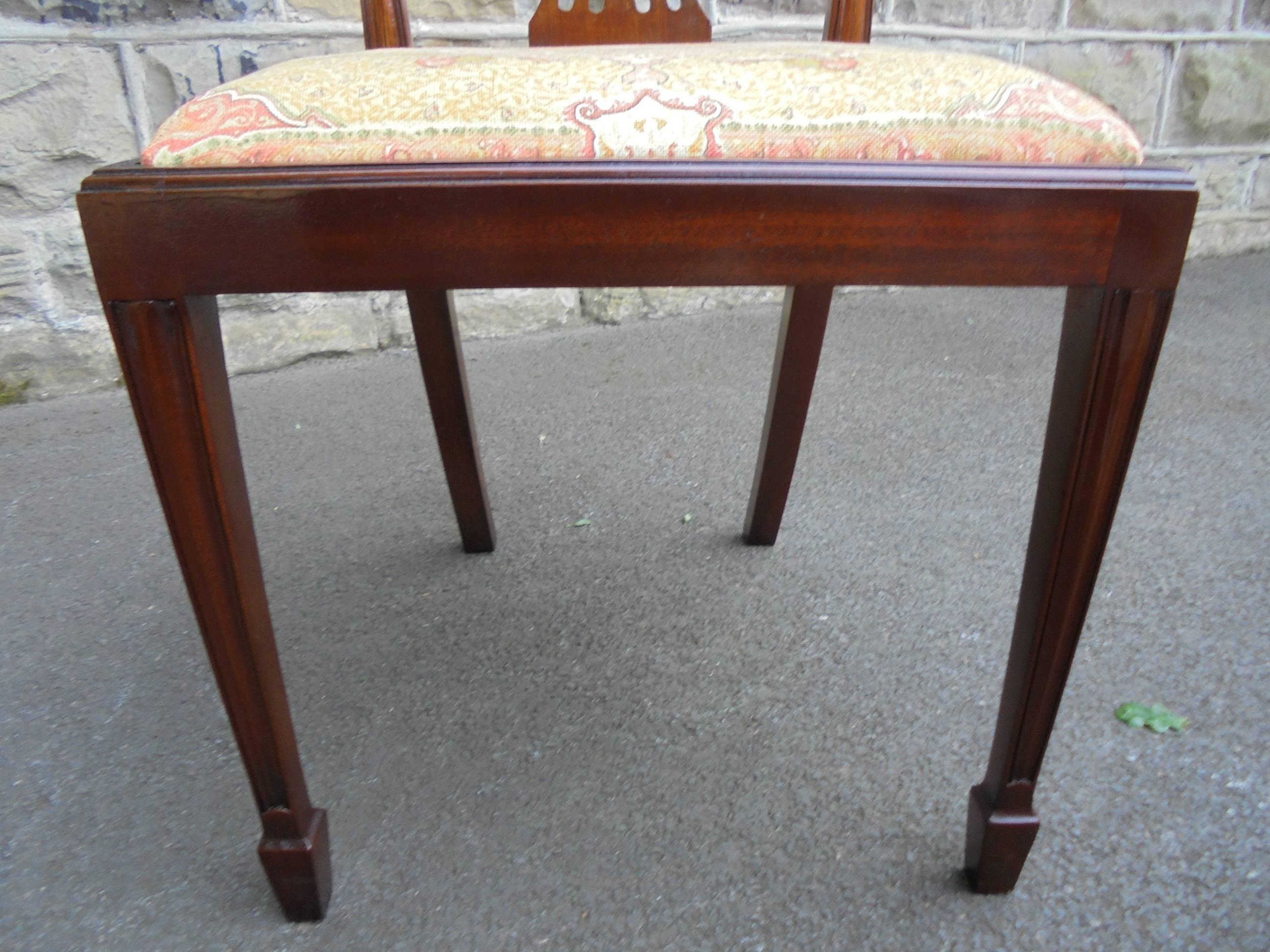 Antique Set of Eight Mahogany Hepplewhite Style Dining Chairs 1