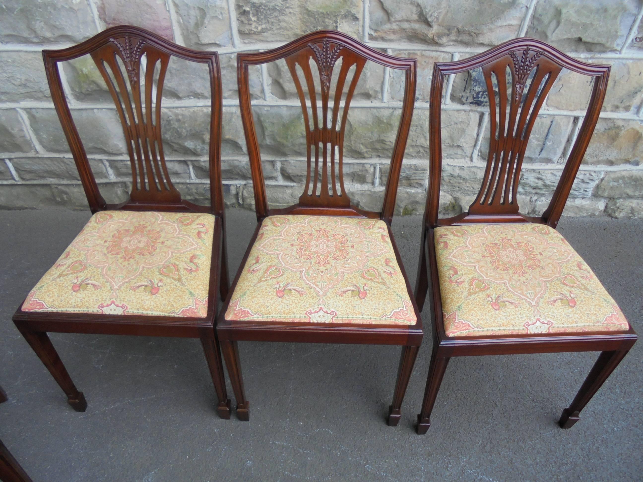 Antique Set of Eight Mahogany Hepplewhite Style Dining Chairs 3