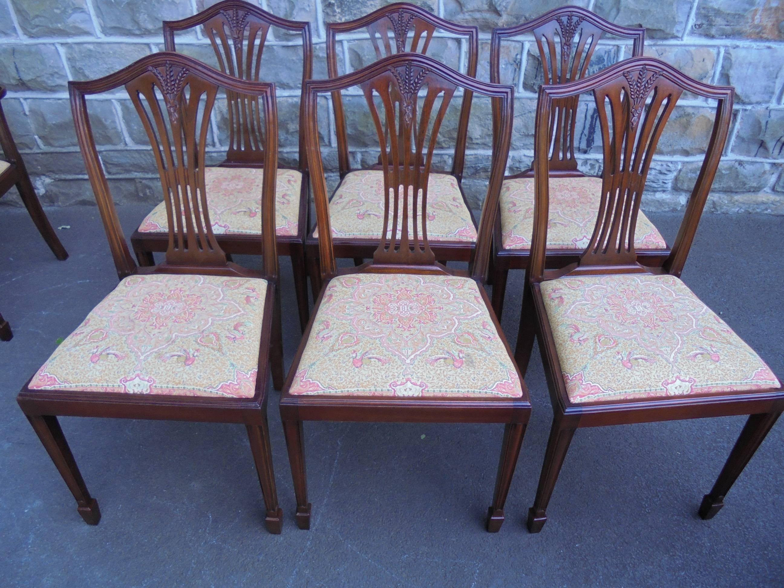 Antique Set of Eight Mahogany Hepplewhite Style Dining Chairs 4