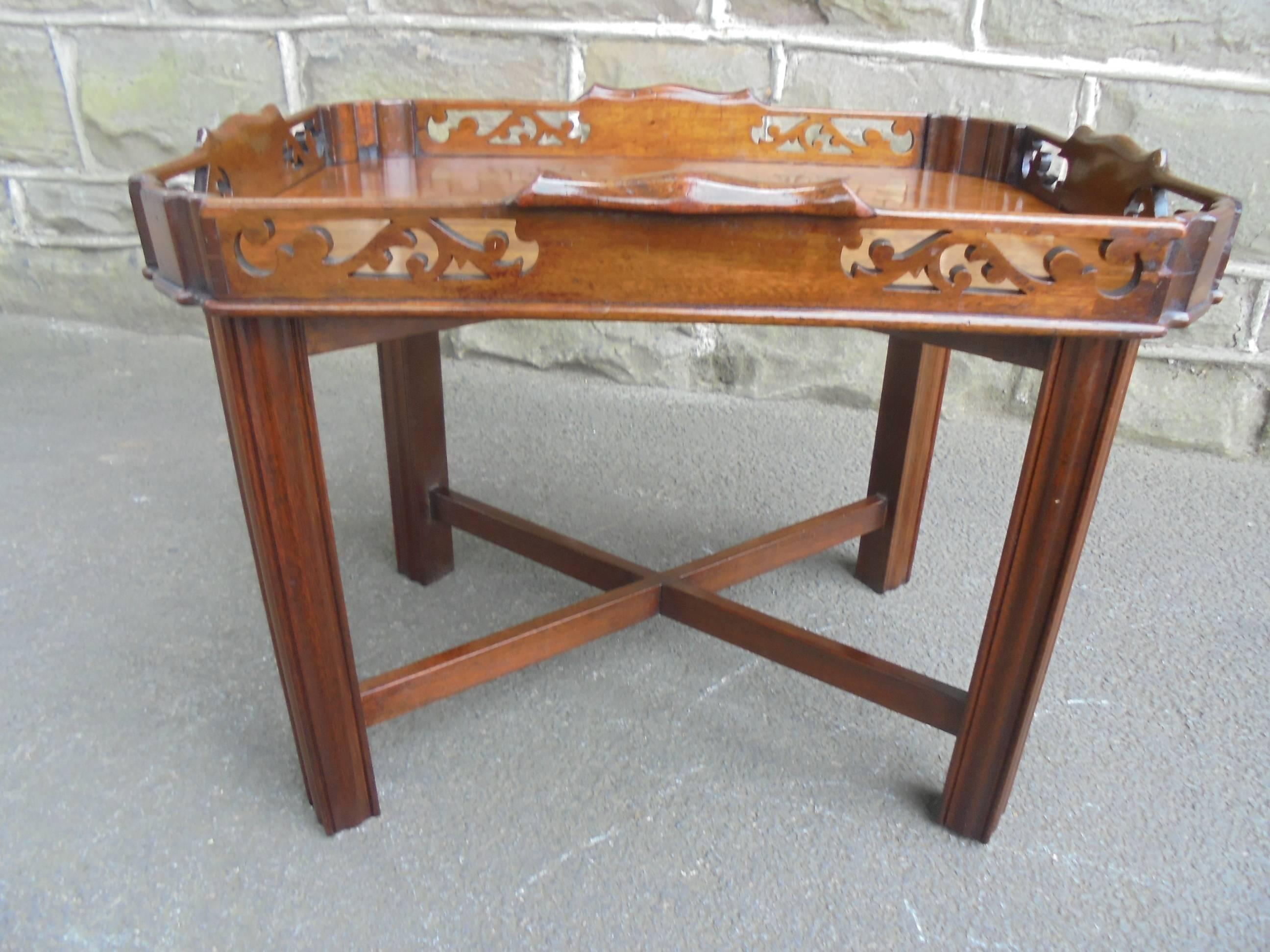Great Britain (UK) Antique Mahogany Chippendale Style Tray Top Coffee Table