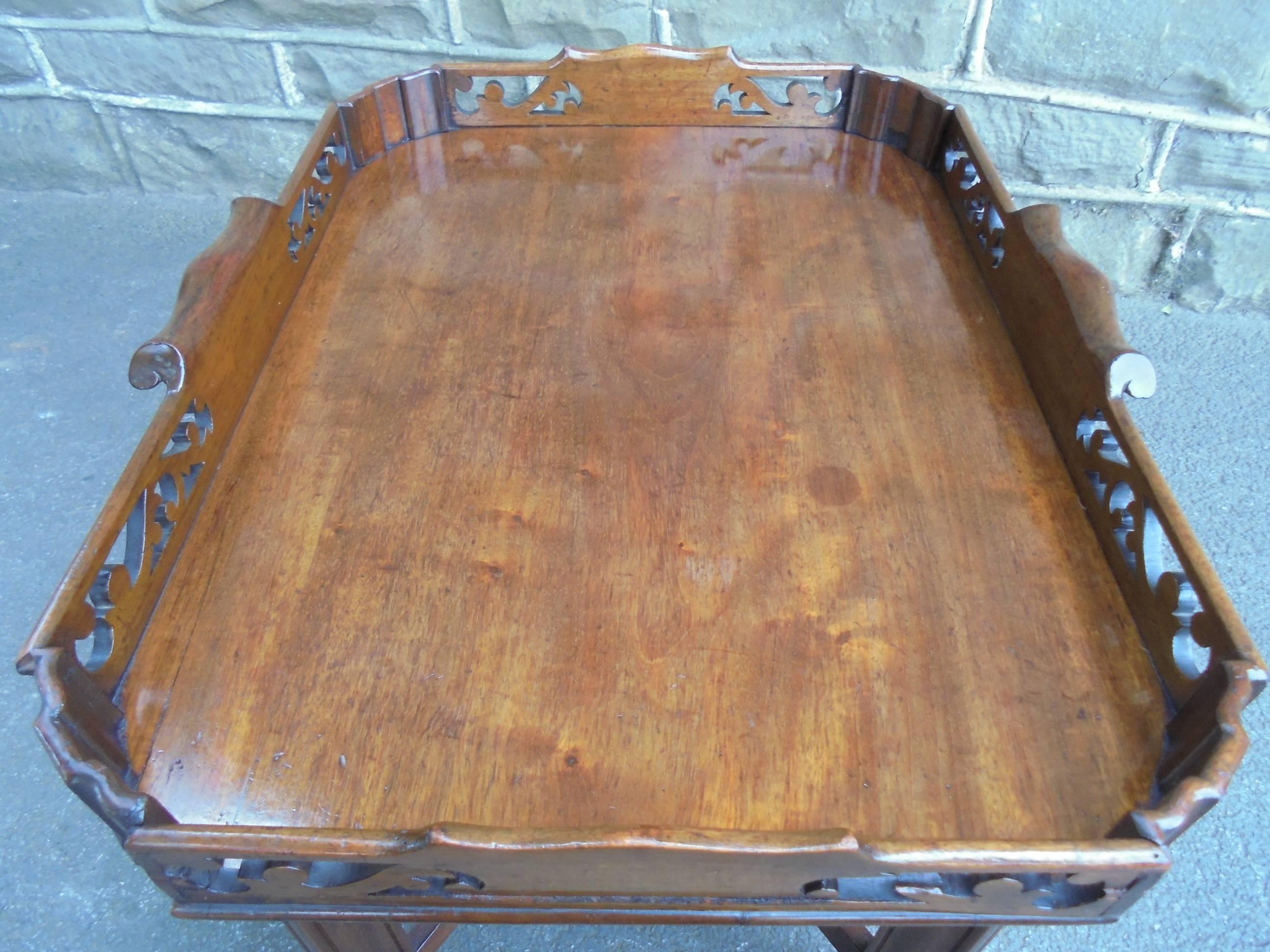 Antique Mahogany Chippendale Style Tray Top Coffee Table In Good Condition In Wakefield, GB
