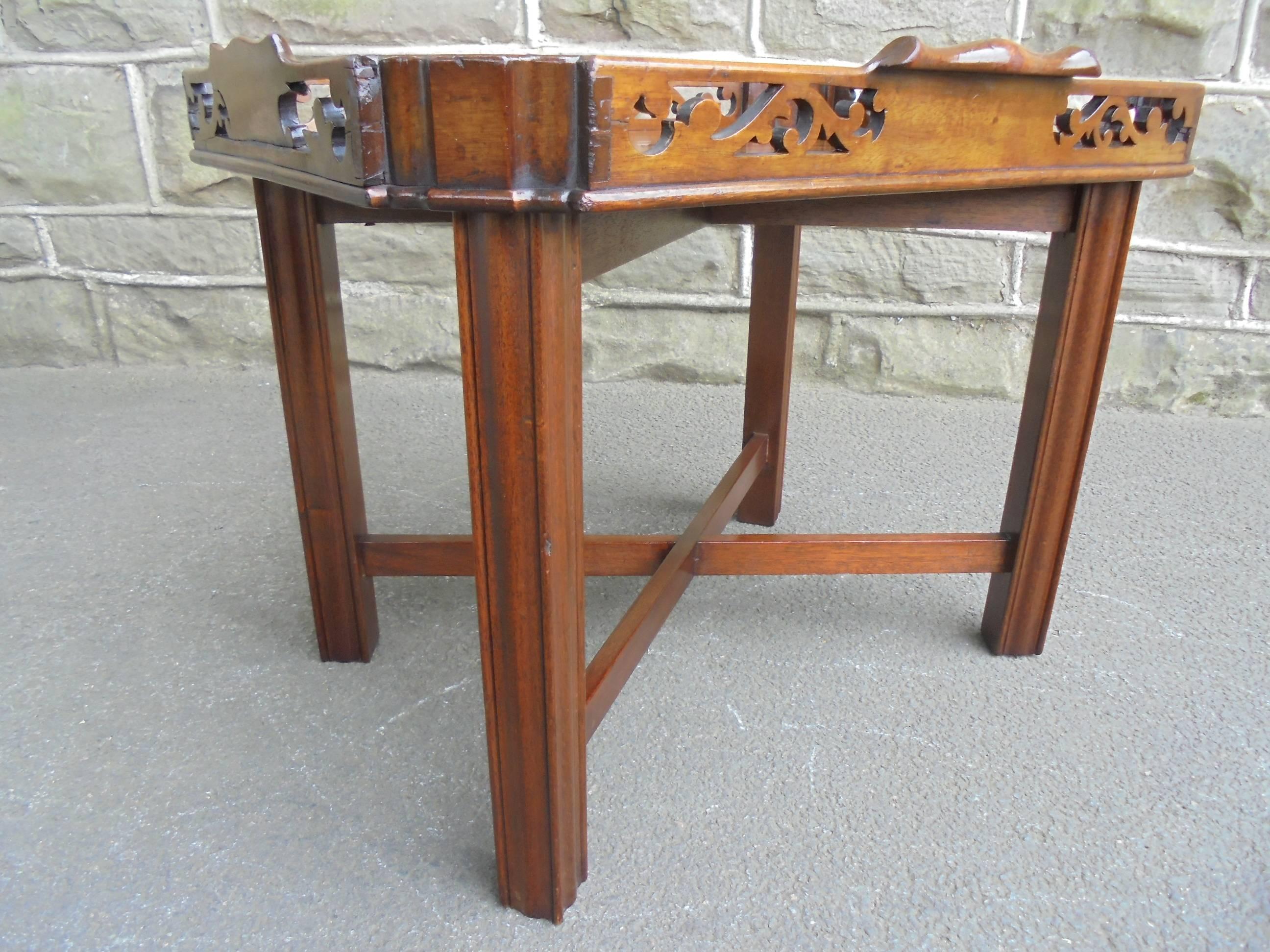 20th Century Antique Mahogany Chippendale Style Tray Top Coffee Table