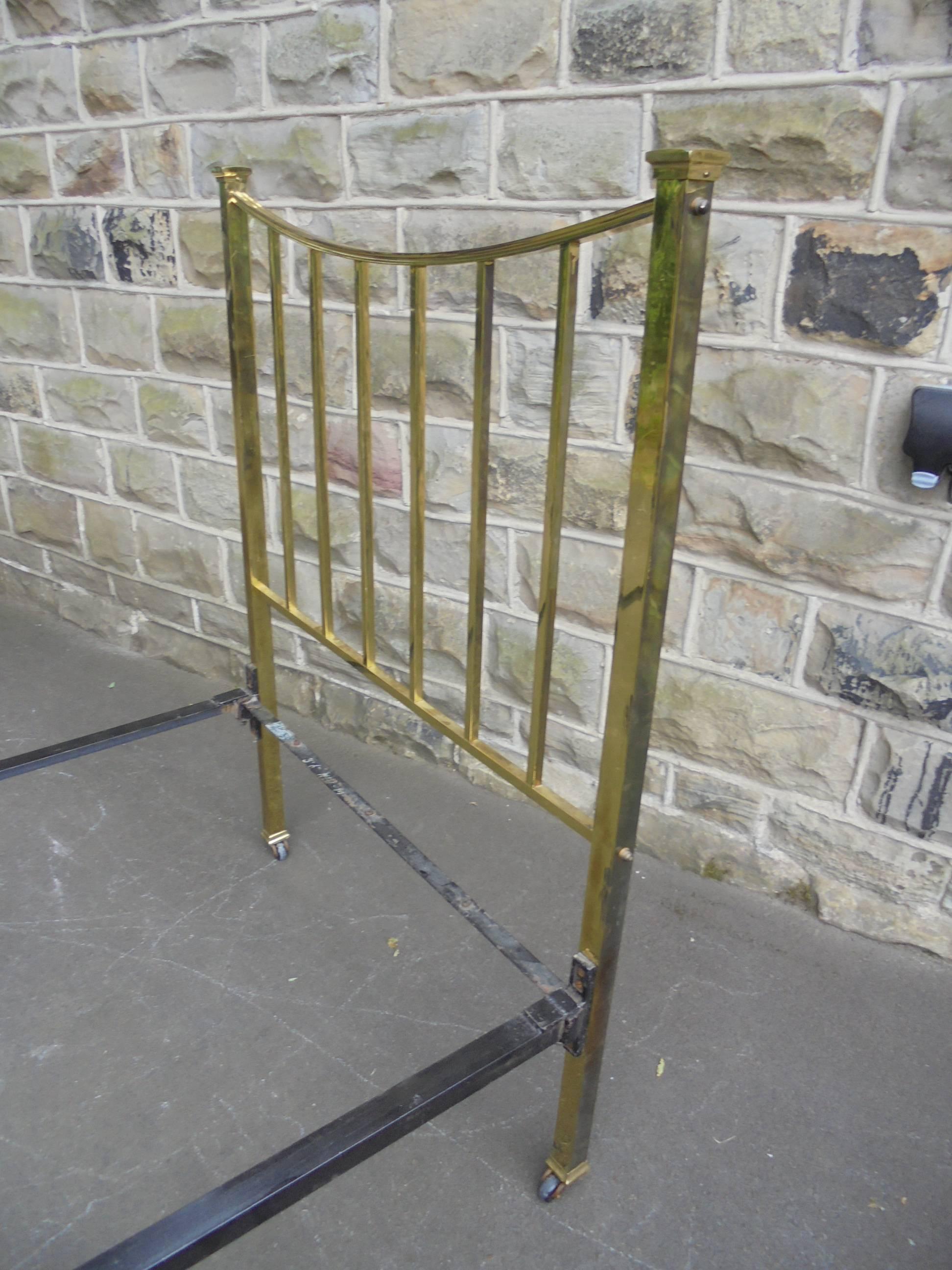 Antique Brass Framed Single Bed Frame In Good Condition For Sale In Wakefield, GB