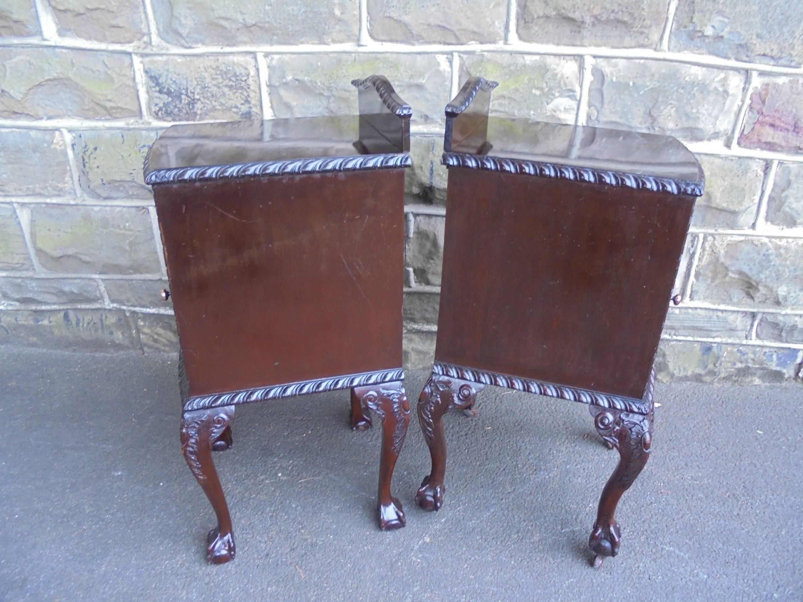 Edwardian Pair of Antique Mahogany Bedside Cabinets For Sale