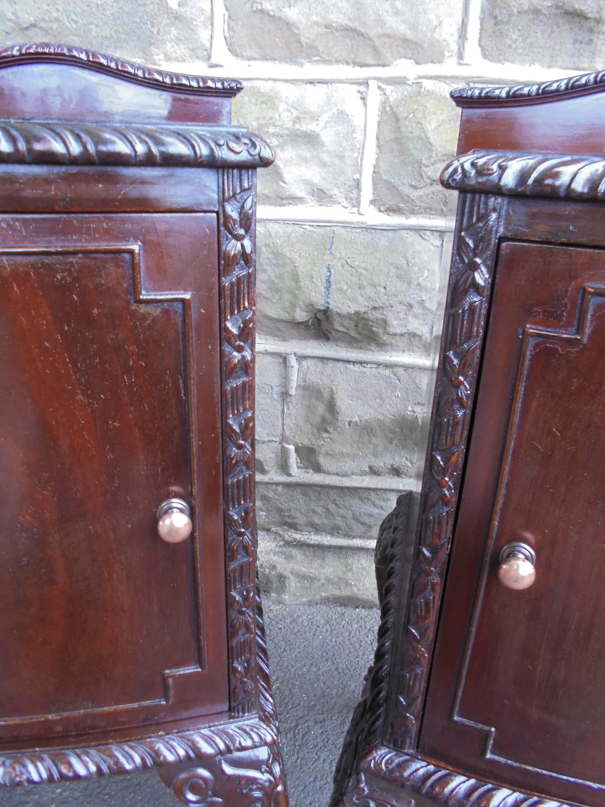 Pair of Antique Mahogany Bedside Cabinets In Good Condition For Sale In Wakefield, GB