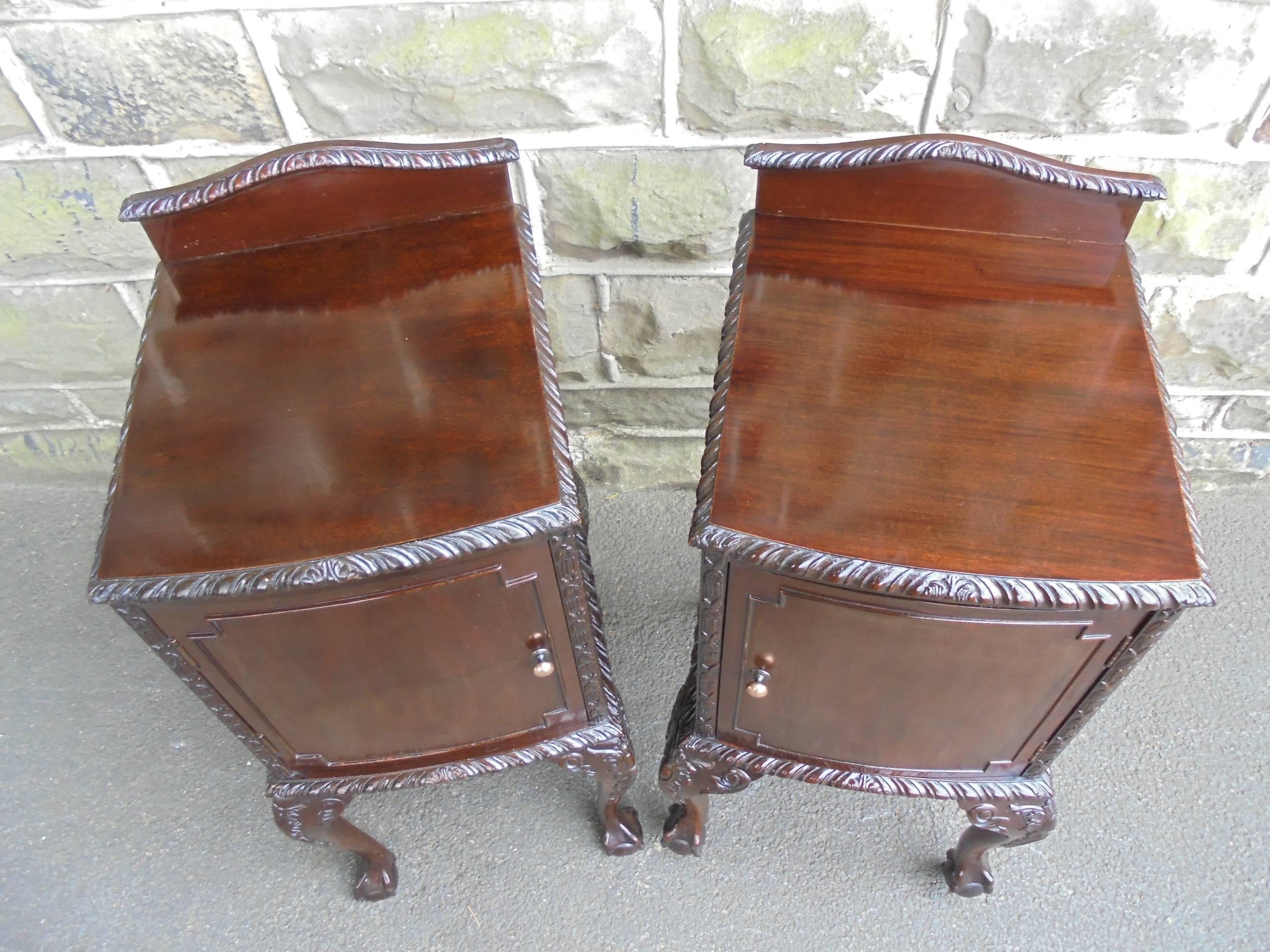 Pair of Antique Mahogany Bedside Cabinets For Sale 2