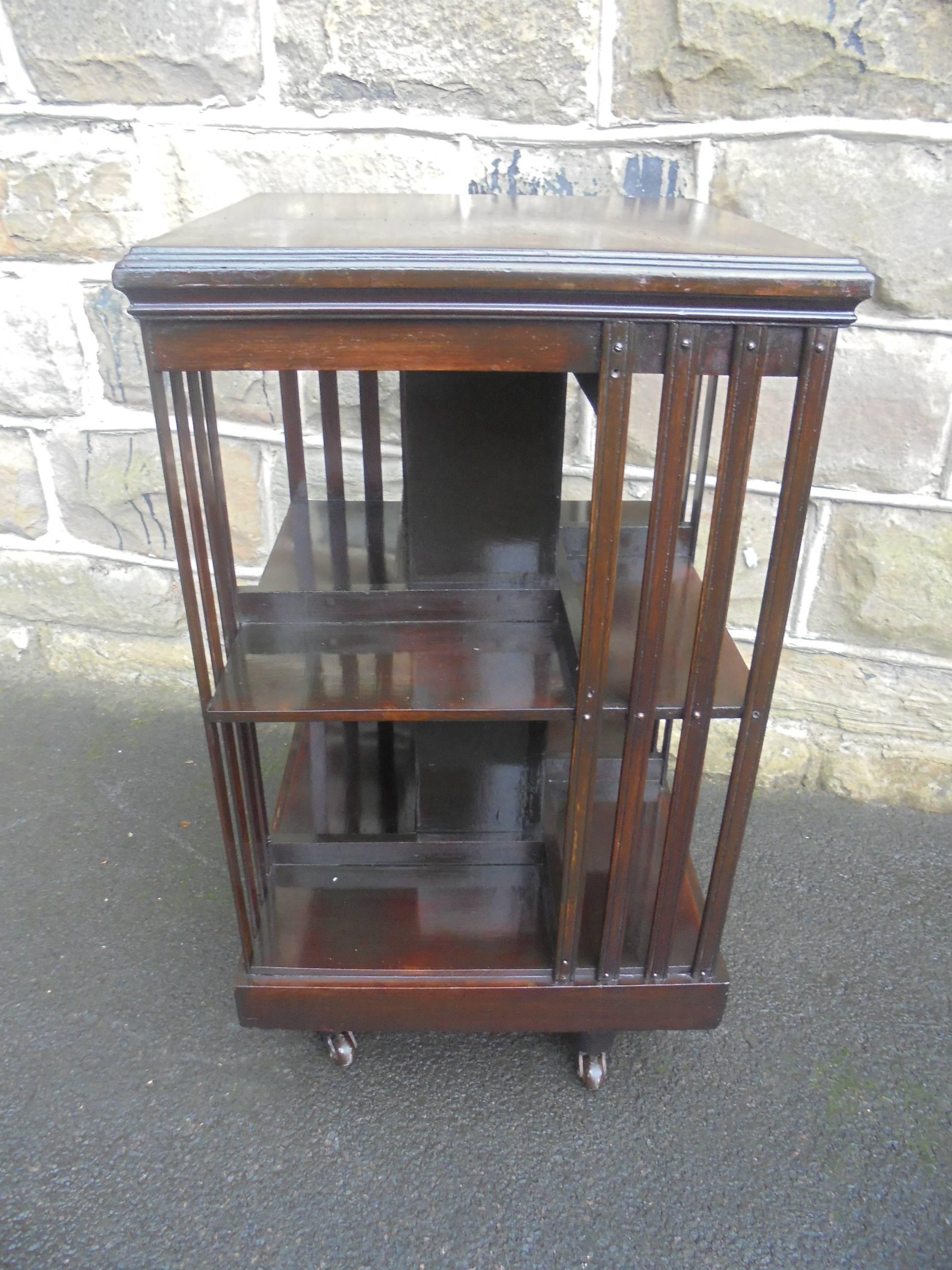 Antique Edwardian Mahogany Revolving Bookcase In Good Condition In Wakefield, GB