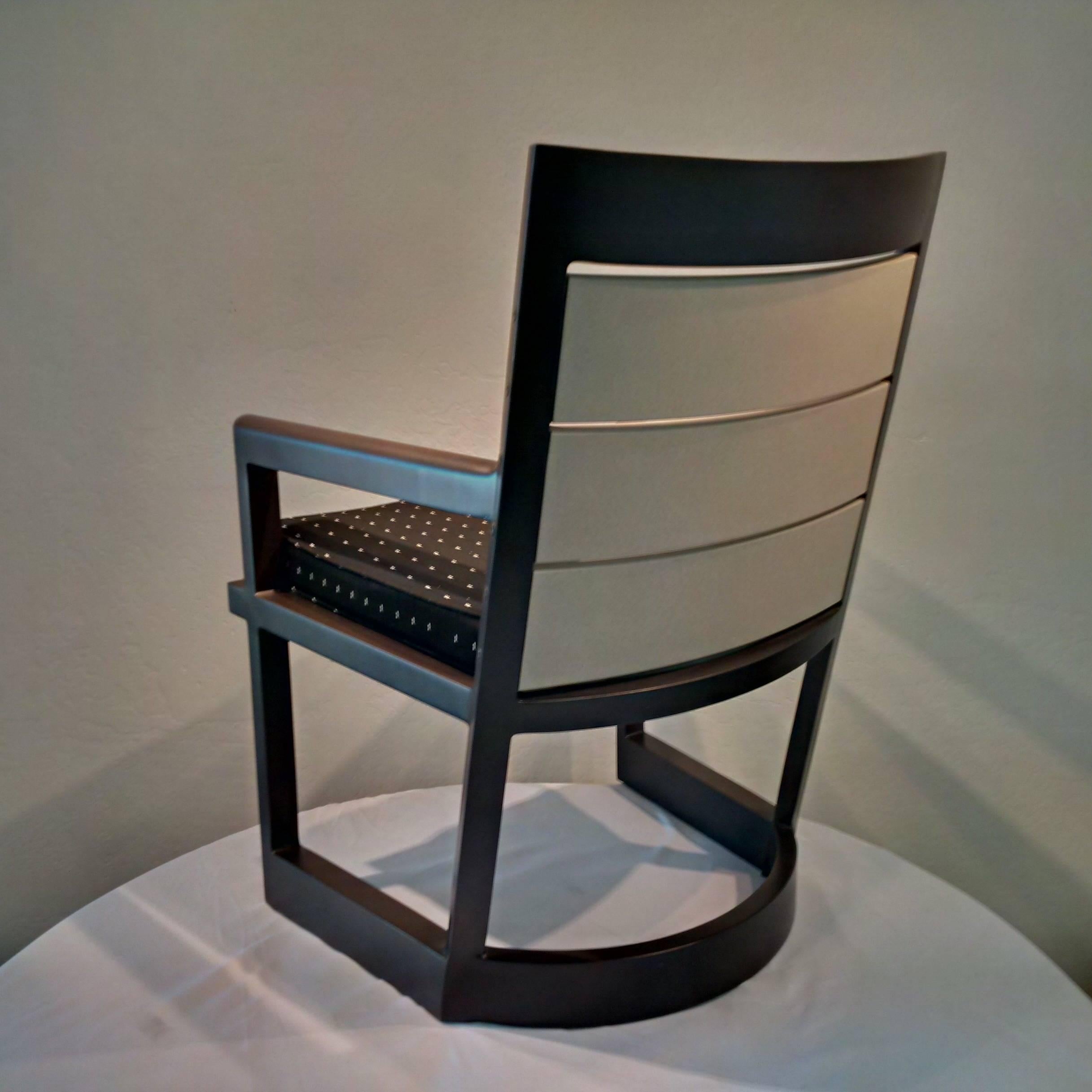 Heltzer Outdoor Dining Chairs In Good Condition For Sale In Phoenix, AZ