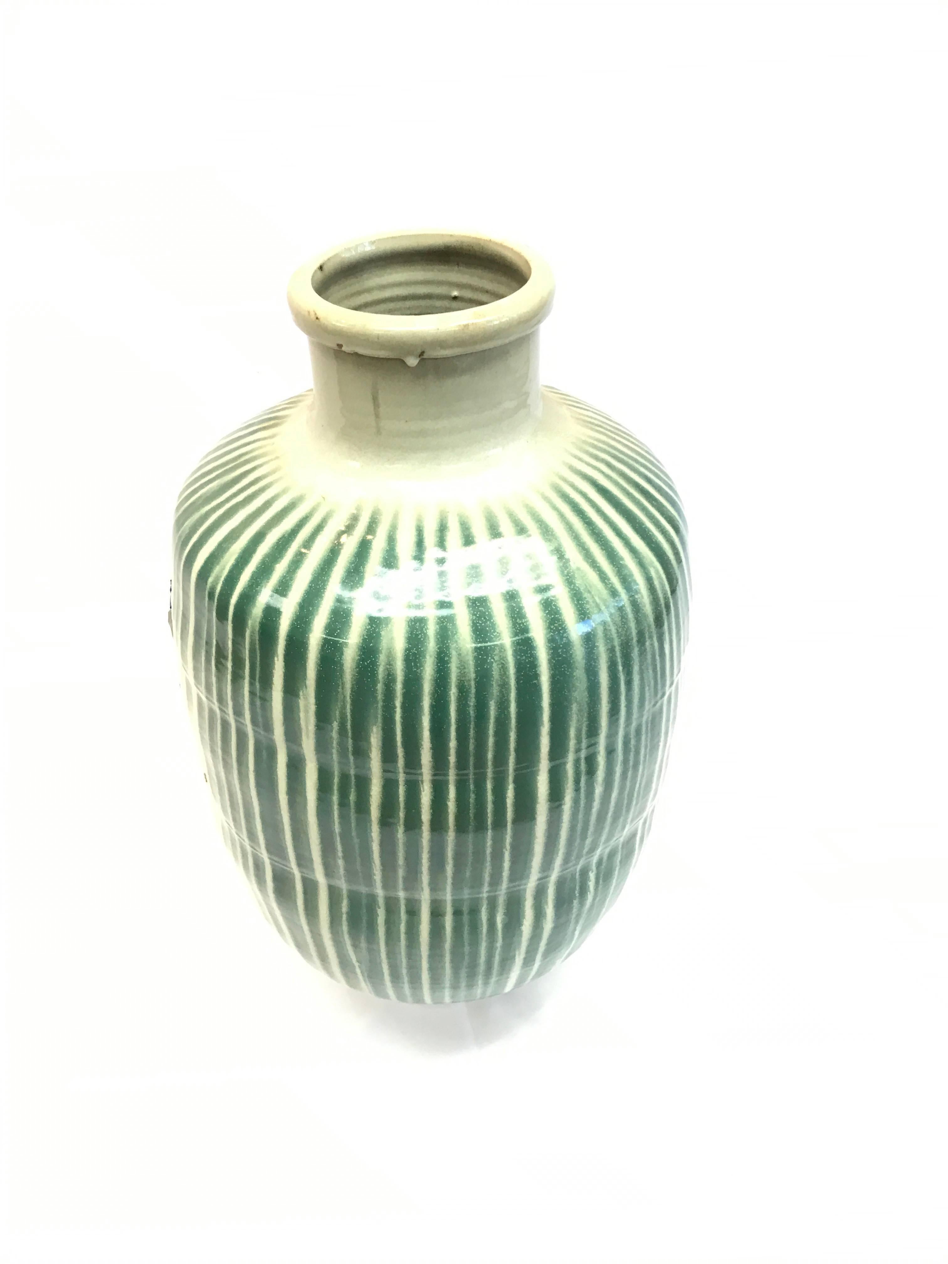 Japanese Shigaraki Storage Jar In Good Condition For Sale In Phoenix, AZ