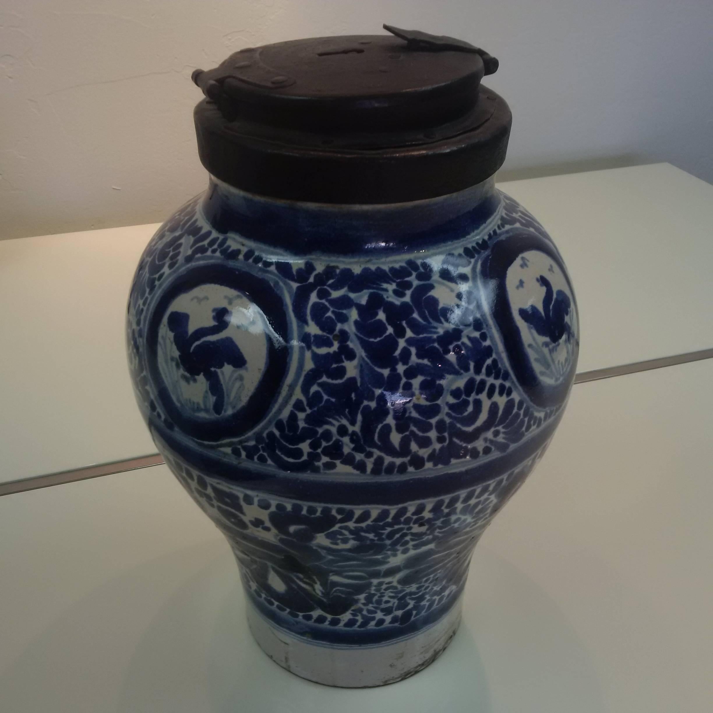 20th Century Talavera Mexican Spice Jar with Locking Lid Chocolatera For Sale