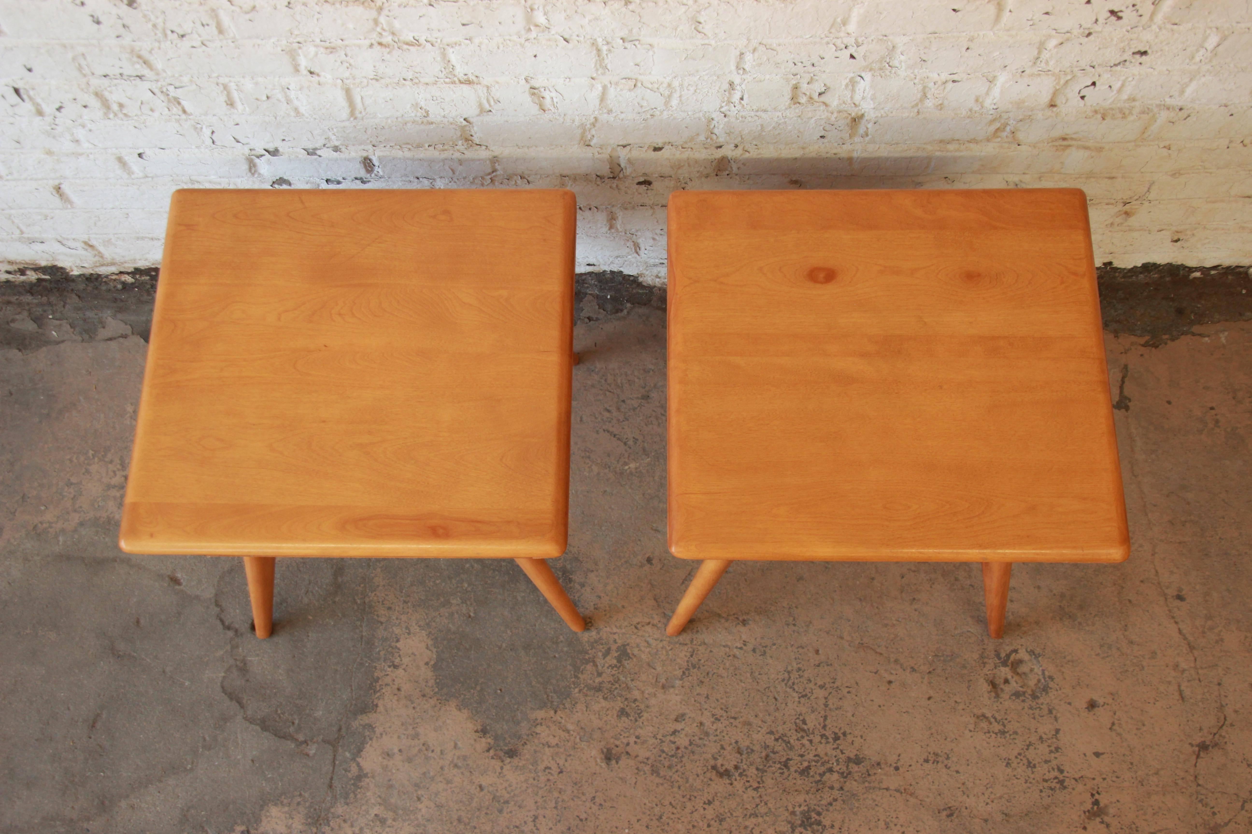 Mid-Century Modern Pair of Mid-Century Heywood Wakefield Champagne Side Tables