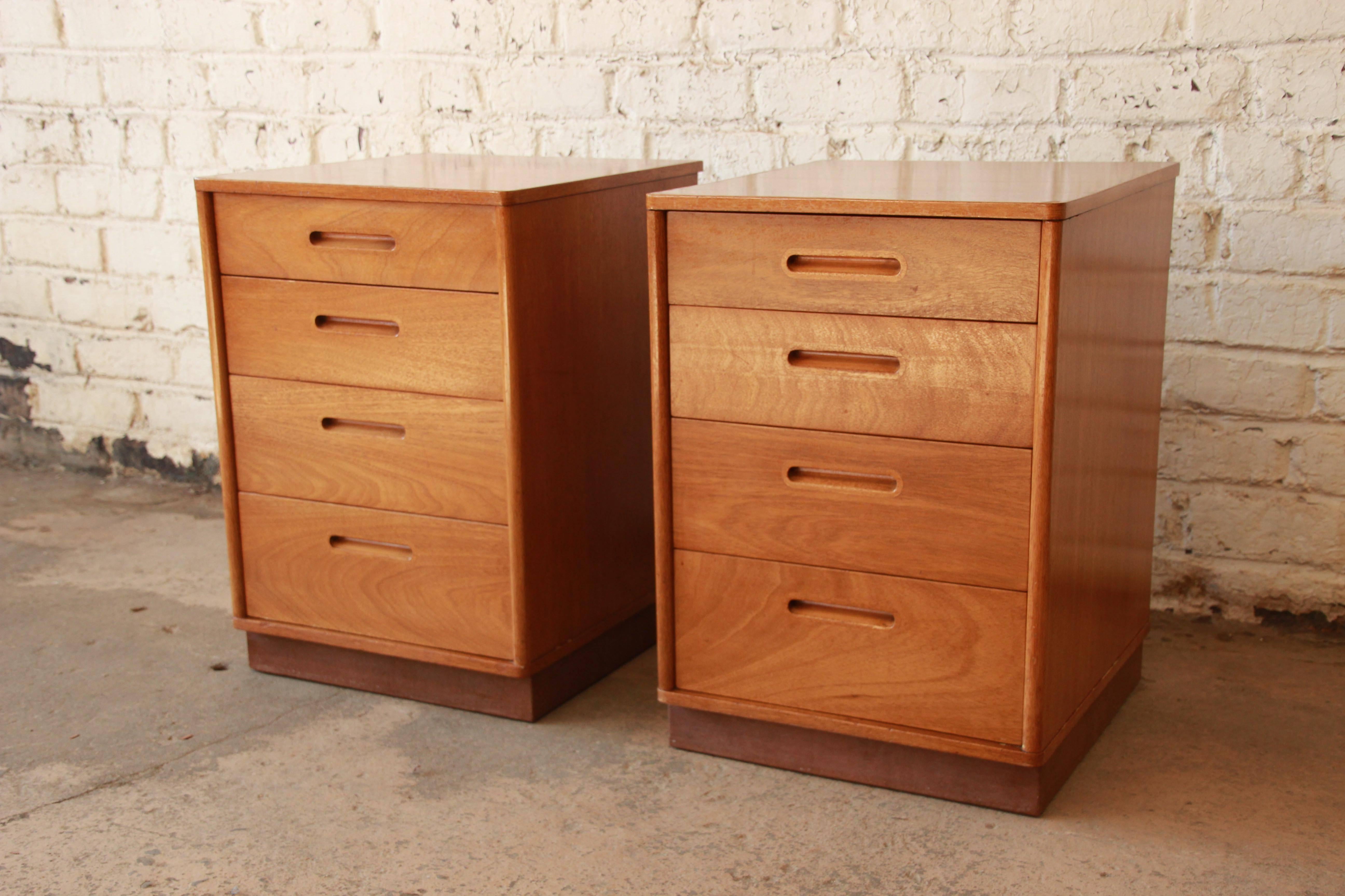 Mid-Century Modern Pair of Edward Wormley for Dunbar Mid-Century Nightstands or Chests of Drawers