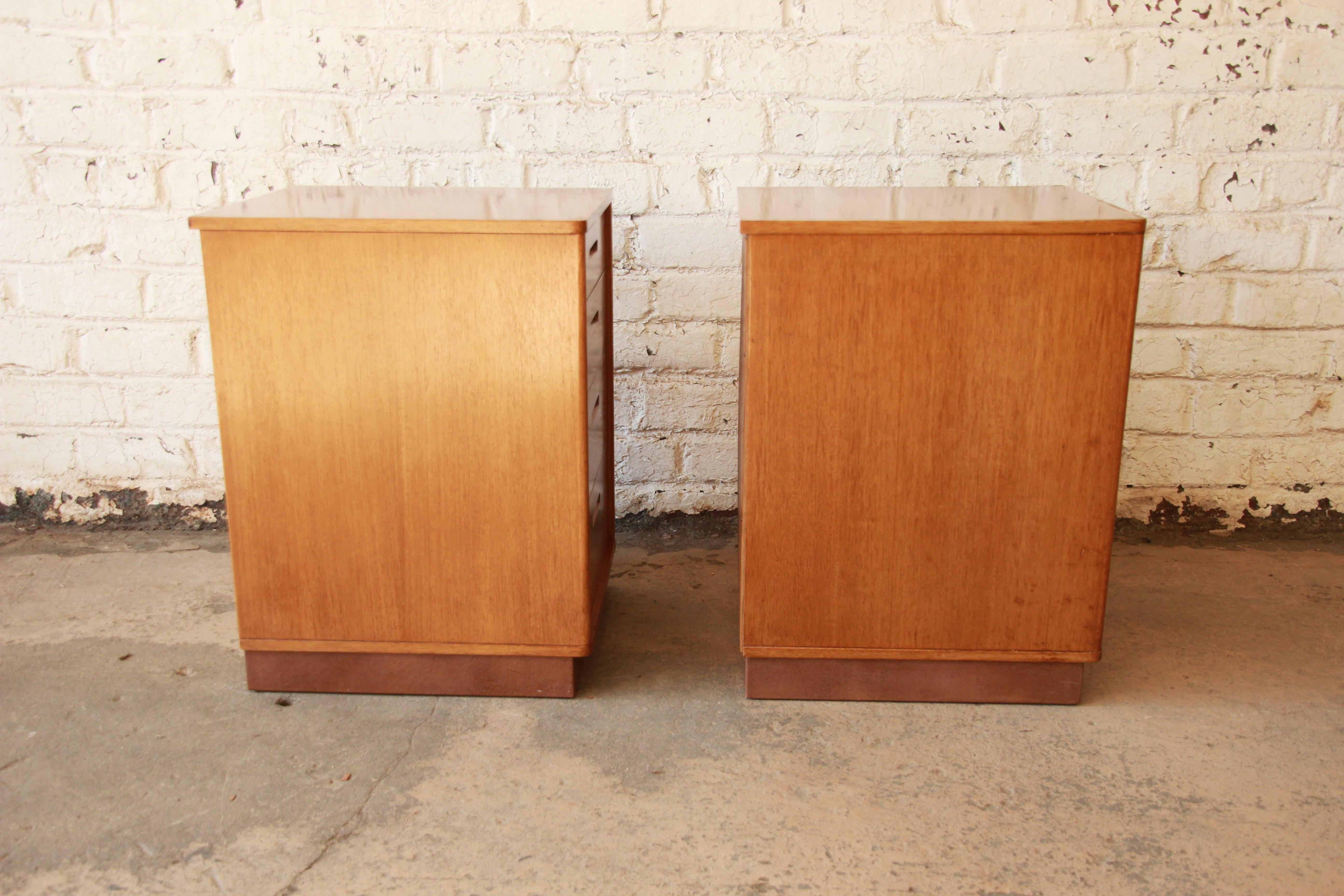 Pair of Edward Wormley for Dunbar Mid-Century Nightstands or Chests of Drawers 2