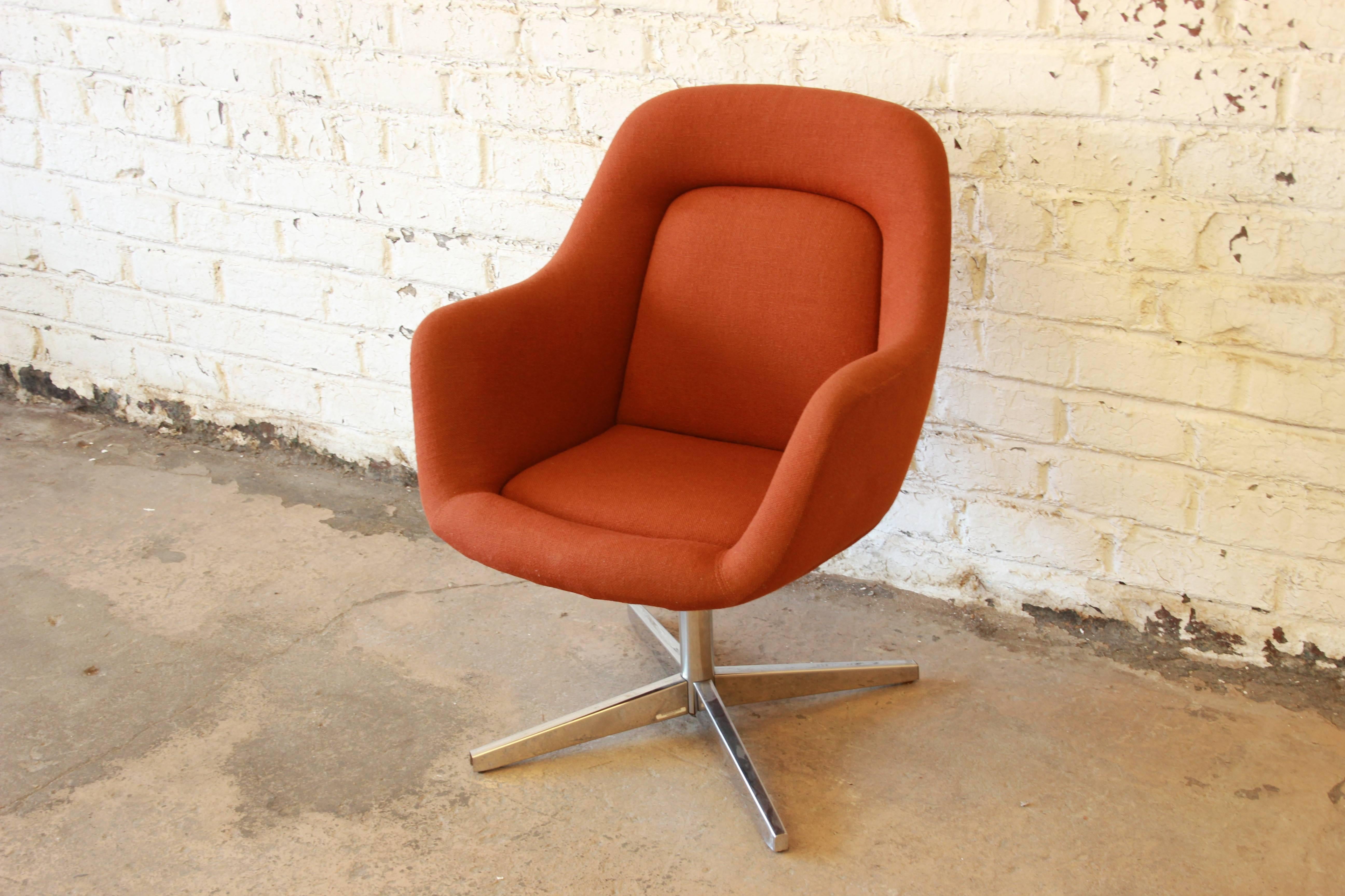 Mid-Century Modern Max Pearson for Knoll Swivel Club Chair, 1979