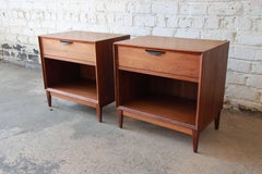 Merton Gershun for Dillingham Mid-Century Modern Walnut Nightstands, a Pair