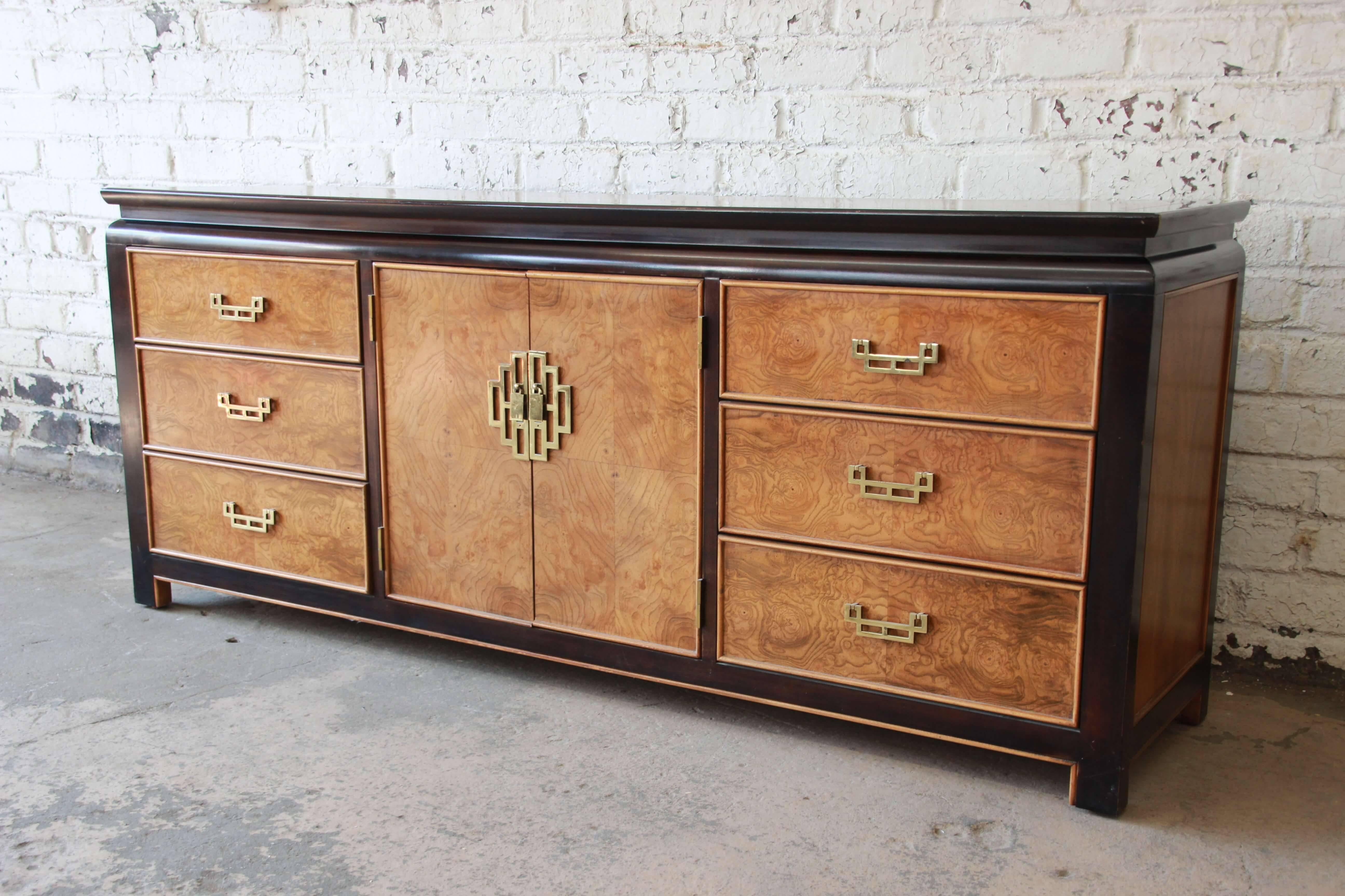 Century Furniture Burl Wood and Black Lacquer Chin Hua Chinoiserie Long Dresser In Good Condition In South Bend, IN
