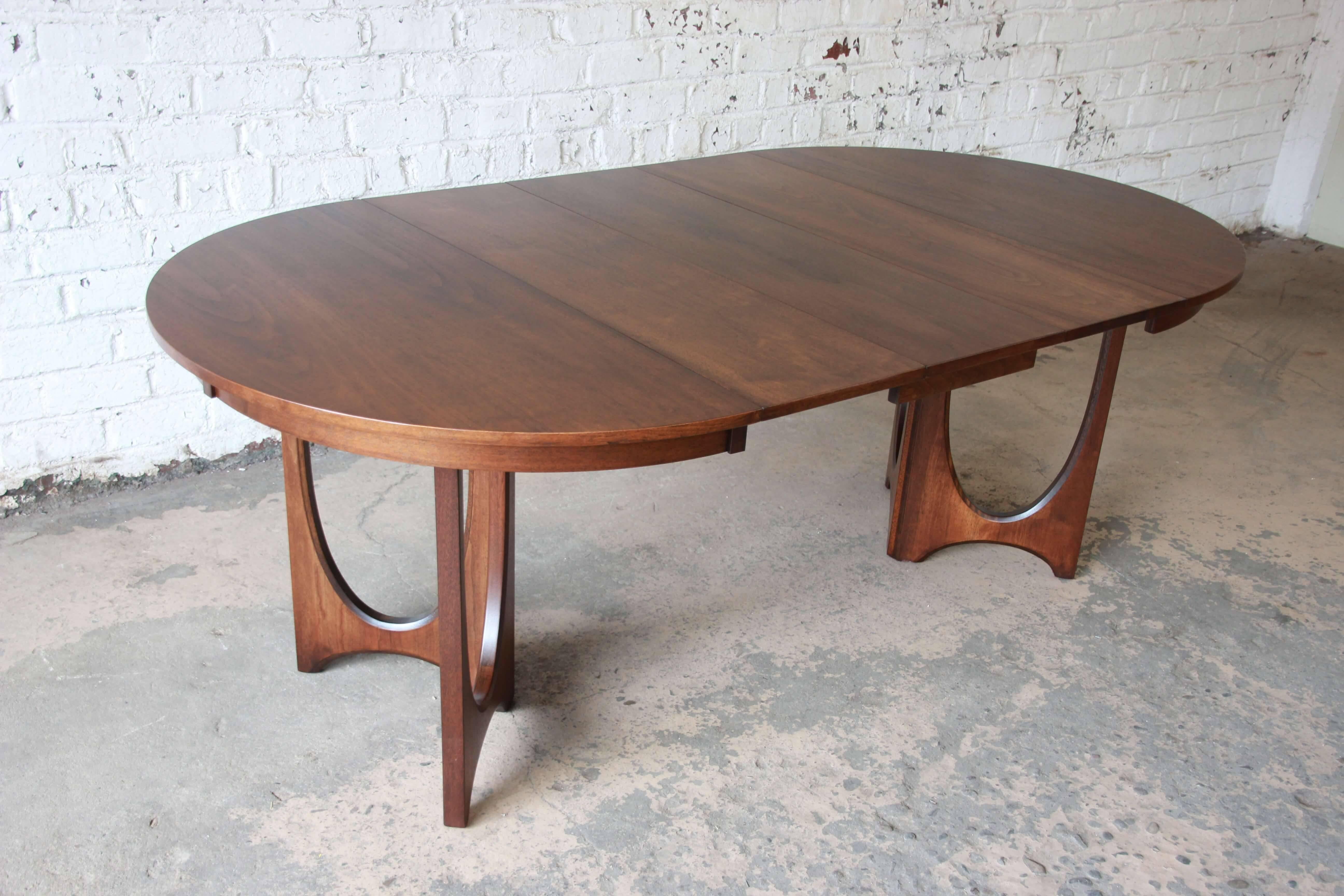 broyhill brasilia dining table