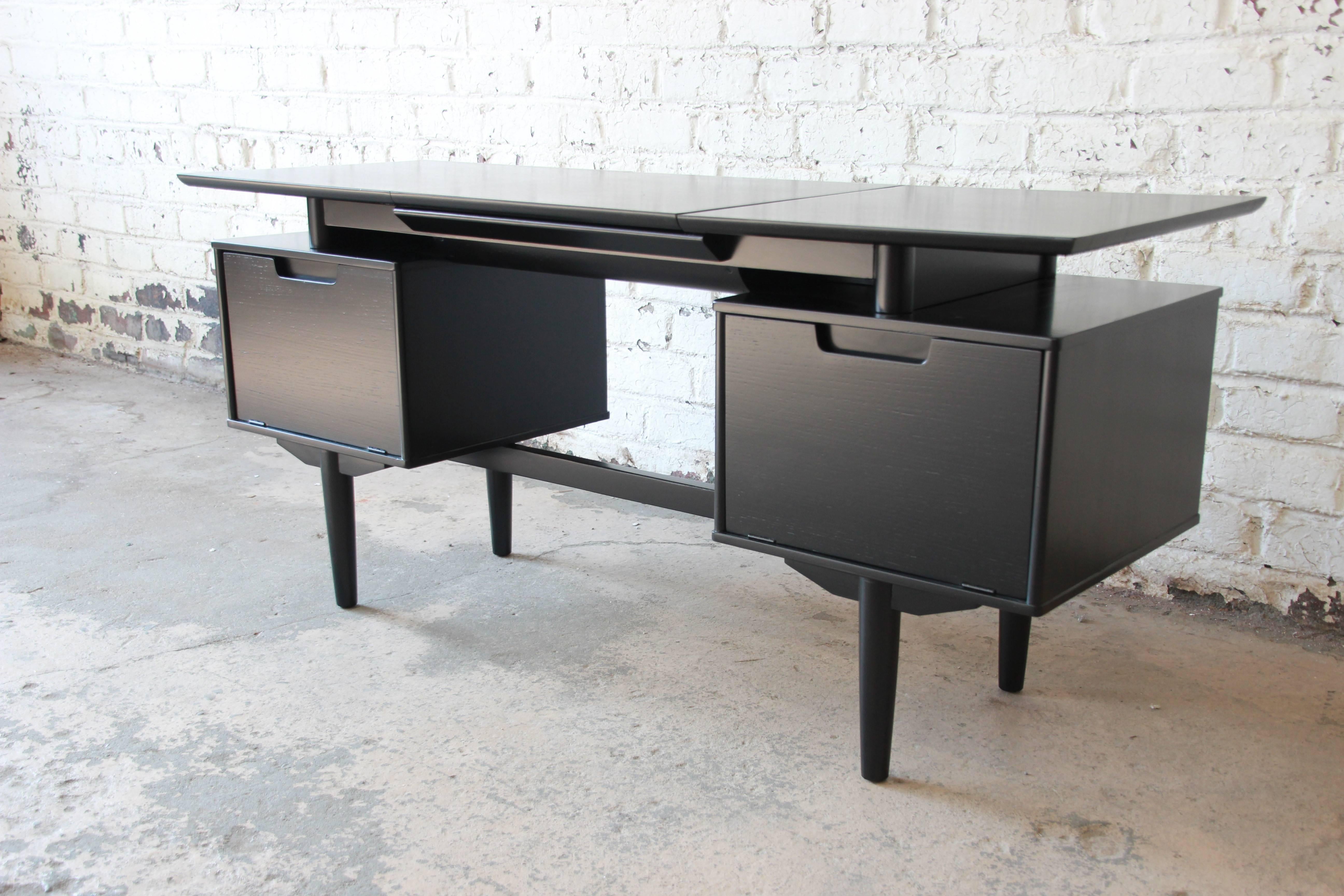 Milo Baughman for Drexel Mid-Century Modern Ebonized Floating Top Vanity Desk In Good Condition In South Bend, IN