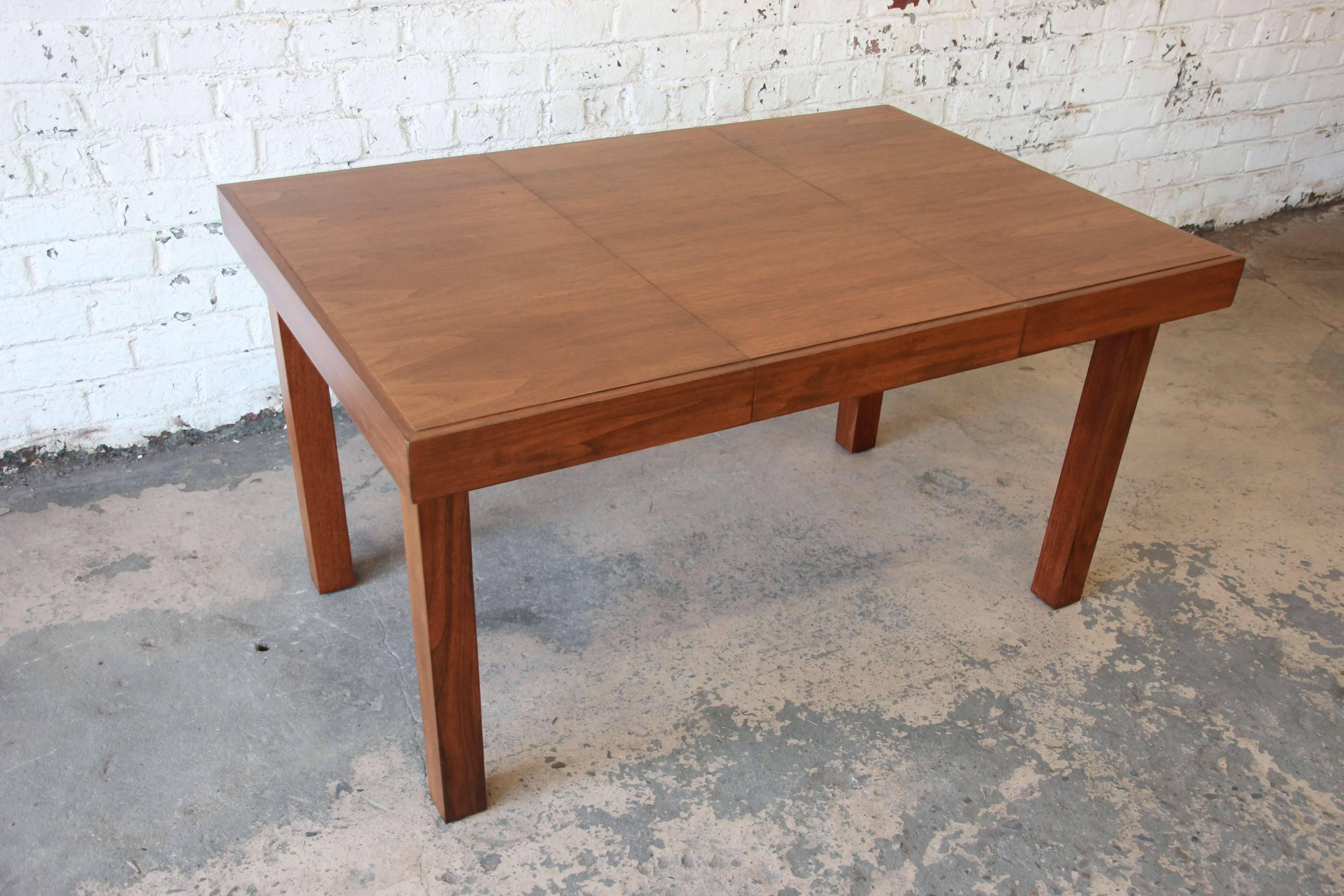 Mid-20th Century Early George Nelson for Herman Miller Walnut Extension Dining Table