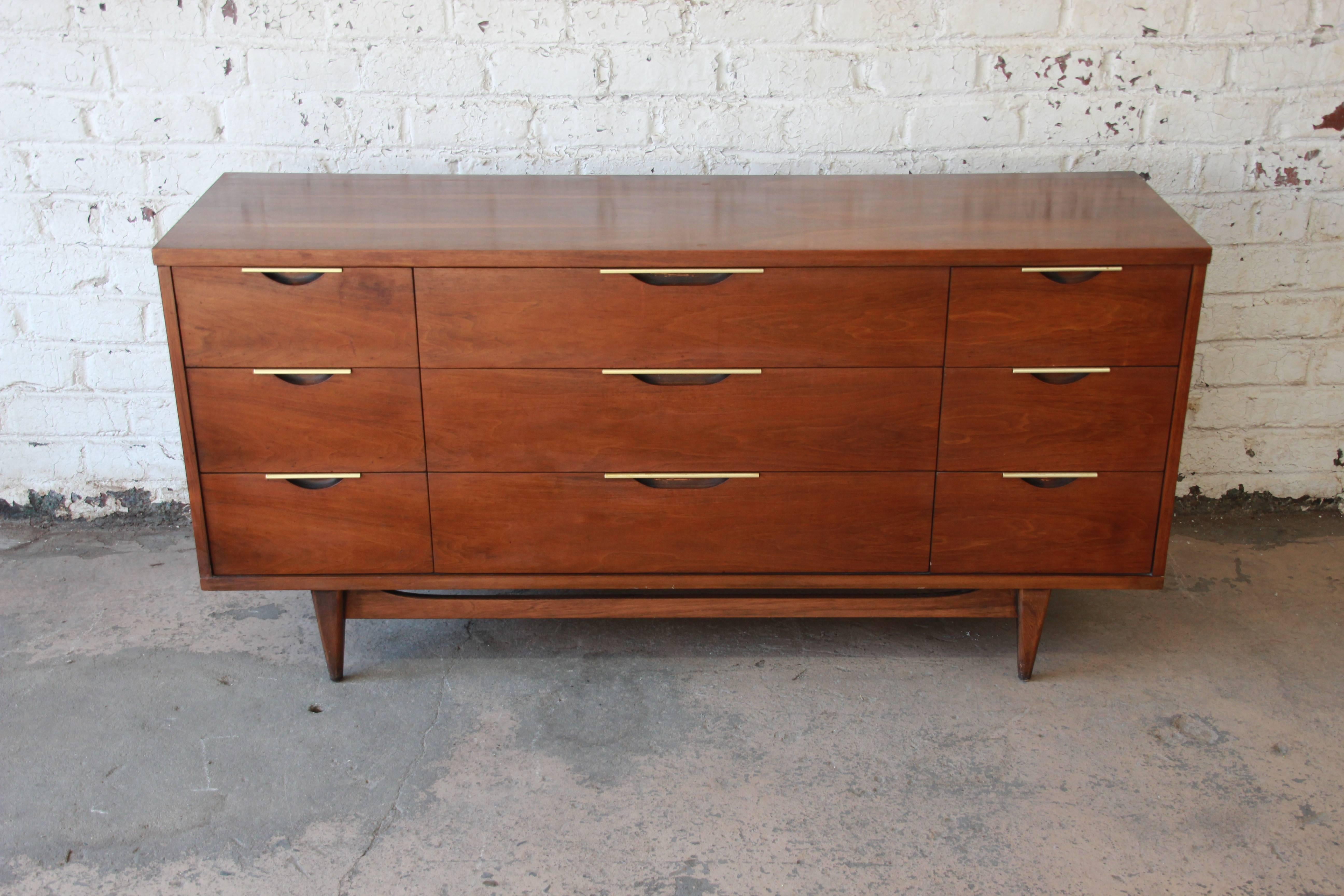 A very nice Mid-Century Modern walnut long dresser or credenza from 