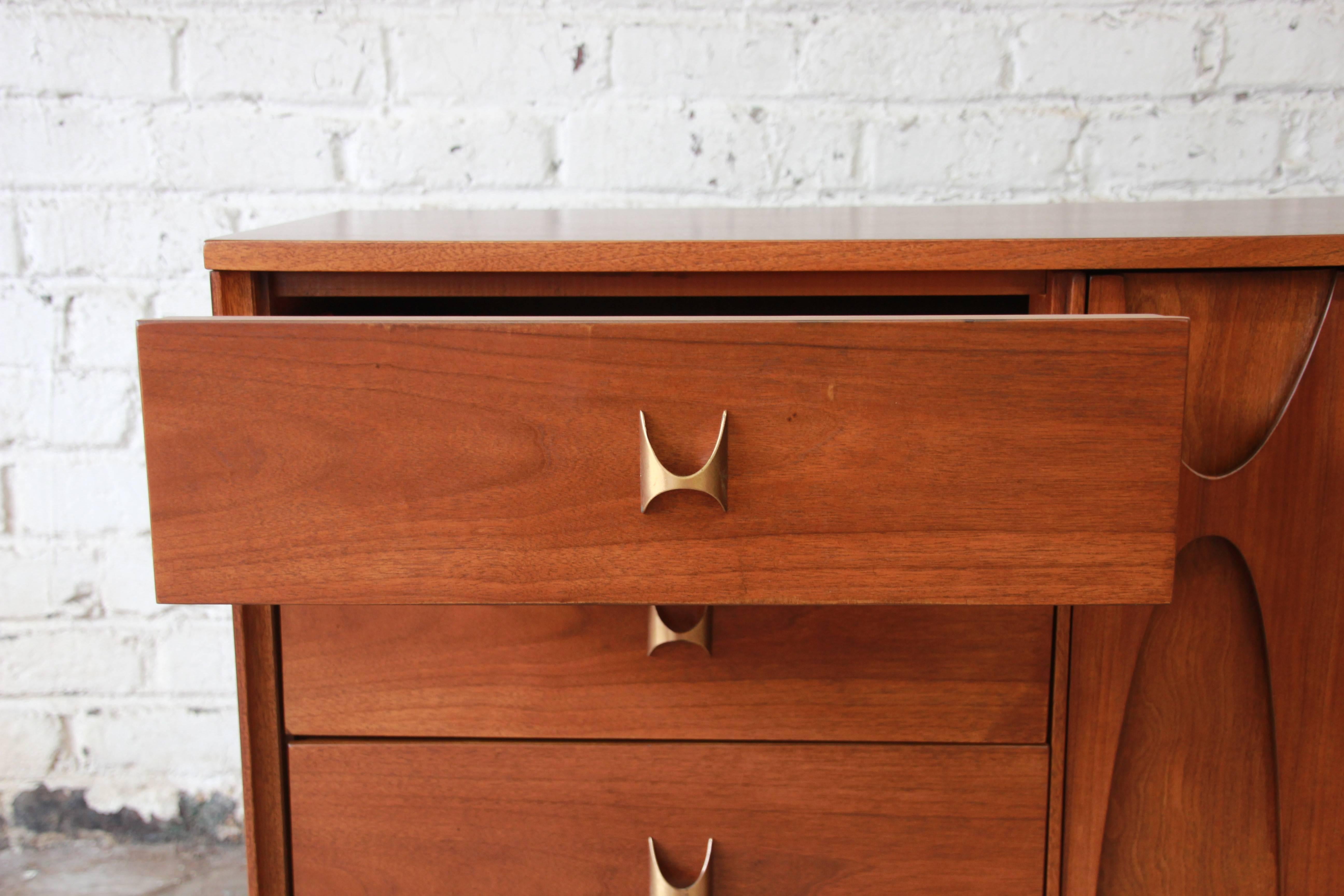 Broyhill Brasilia Sculpted Walnut Nine-Drawer Dresser or Credenza In Excellent Condition In South Bend, IN